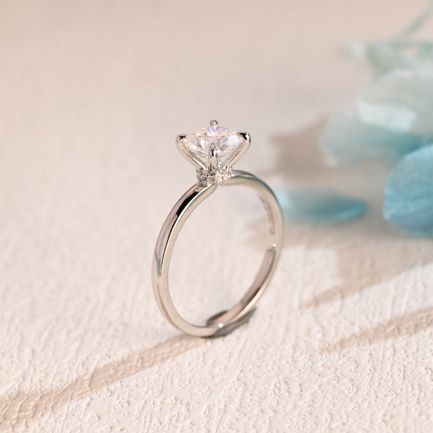 CausYou 戒指 Solid Gold Cushion Cut Engagement Ring With Halo, Knife Edge Setting, Solitaire Wedding Ring With Hidden Halo For Women