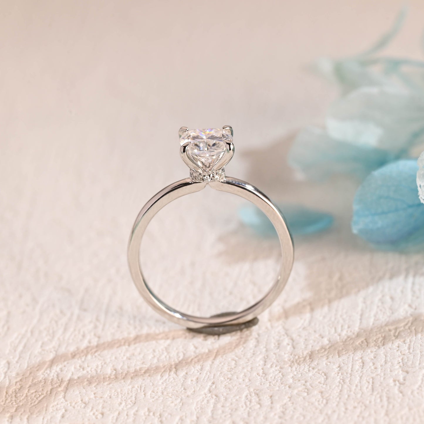 CausYou 戒指 Solid Gold Cushion Cut Engagement Ring With Halo, Knife Edge Setting, Solitaire Wedding Ring With Hidden Halo For Women