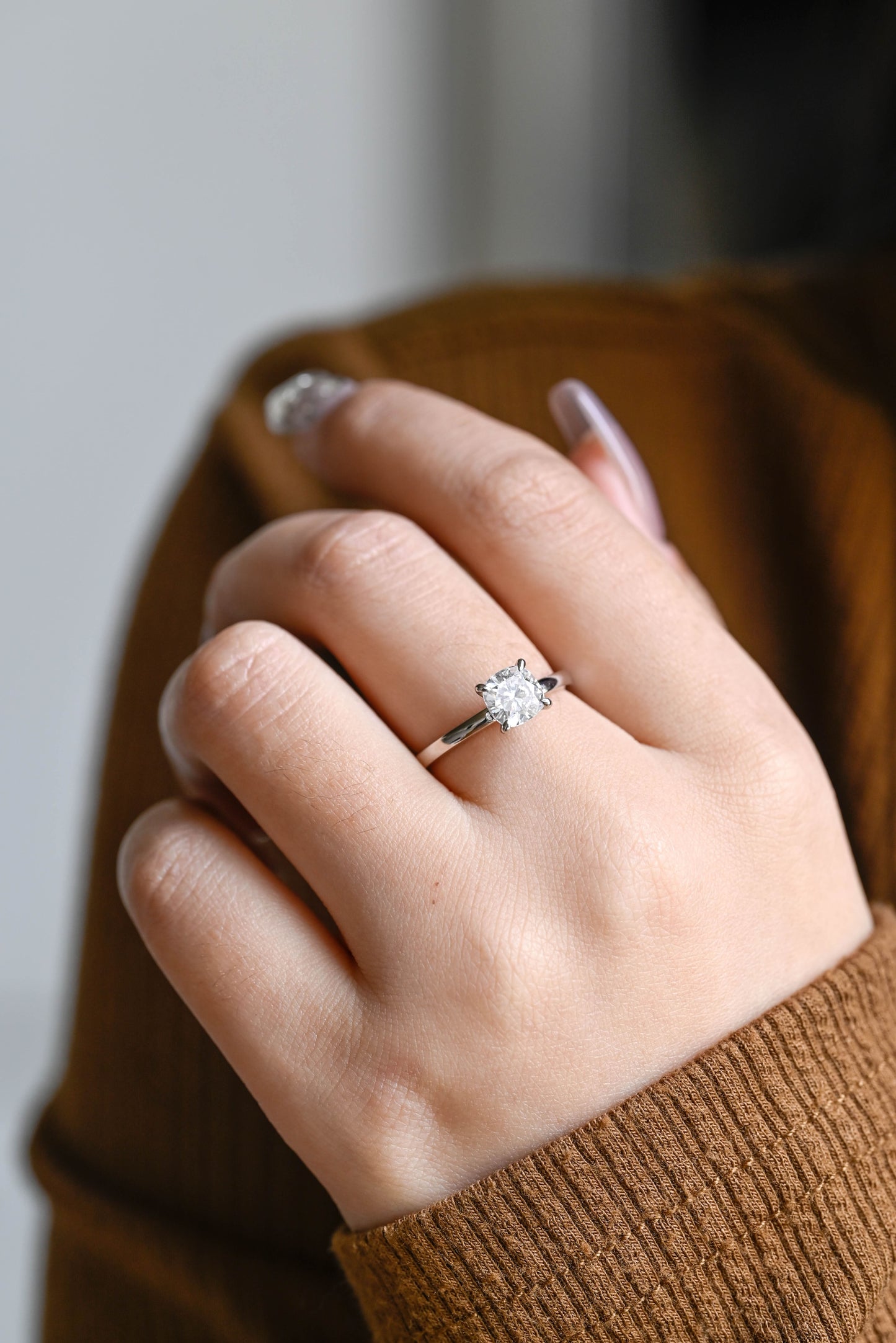 CausYou 戒指 Solid Gold Cushion Cut Engagement Ring With Halo, Knife Edge Setting, Solitaire Wedding Ring With Hidden Halo For Women