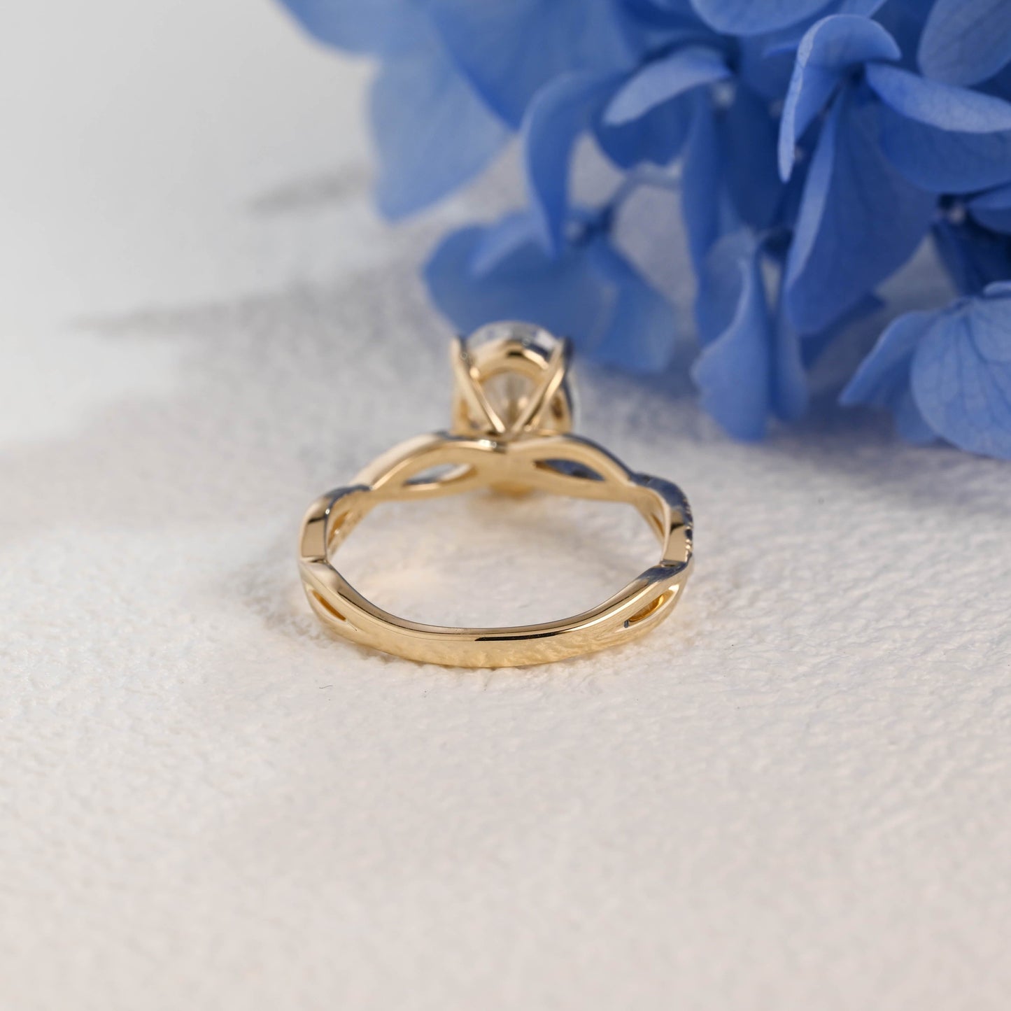 CausYou oval cut moissanite engagement ring Solid Gold Frame Twist Amethyst Shank Oval Moissanite Engagement Ring