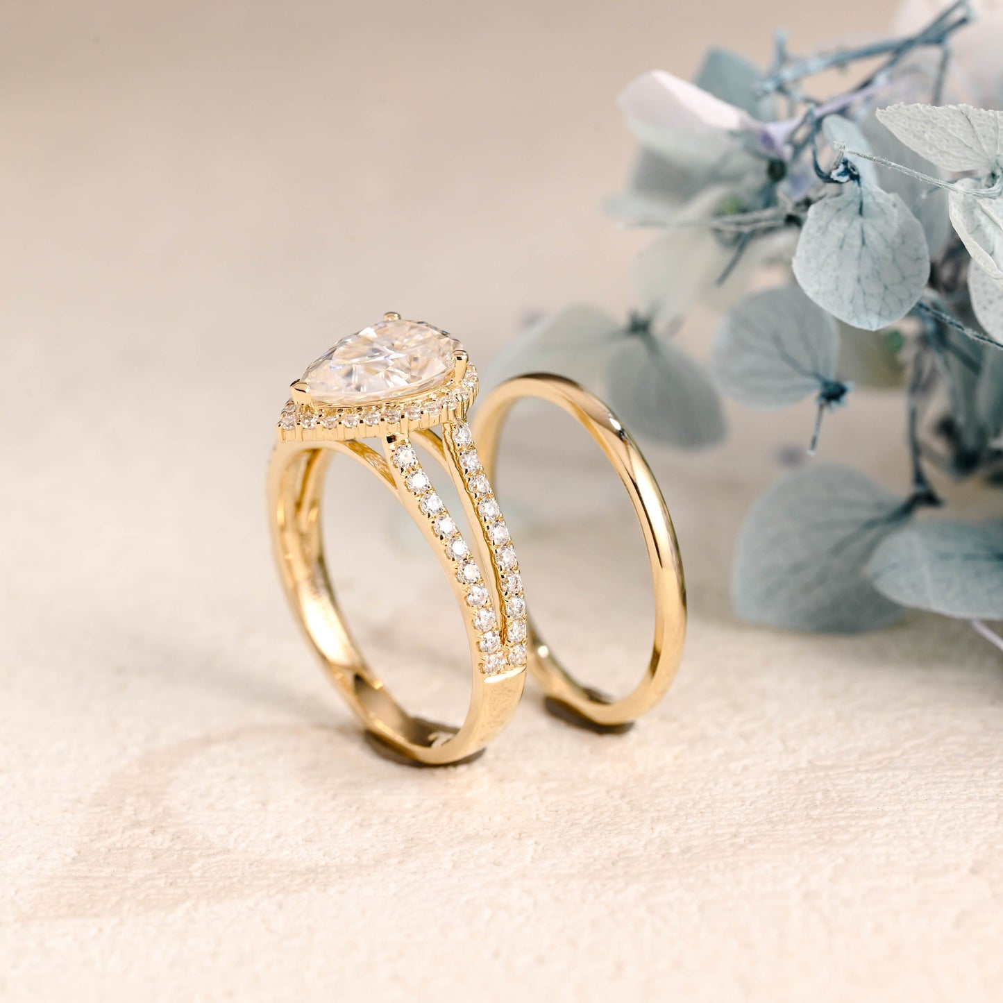 CausYou pear cut bridal set Solid Gold Pear Cut Moissanite Engagement Ring and Wedding Ring Set