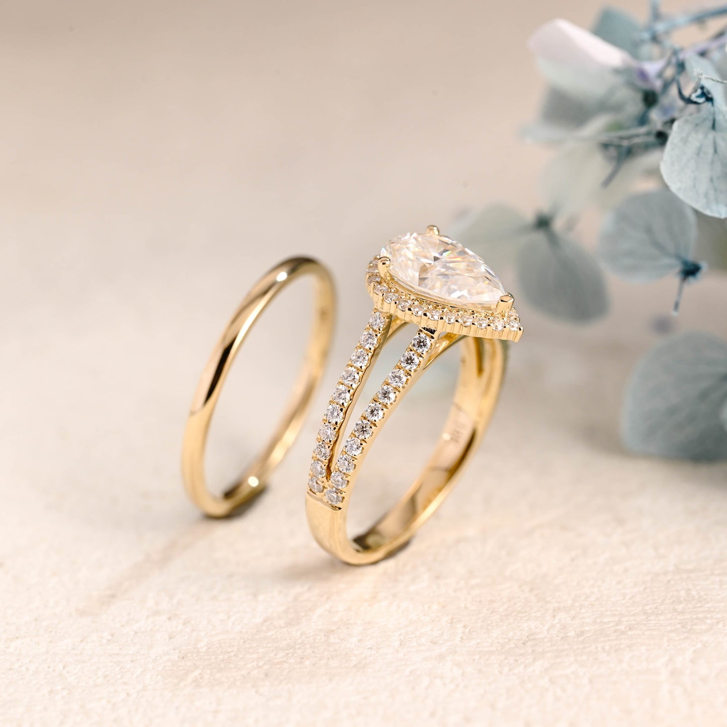 CausYou pear cut bridal set Solid Gold Pear Cut Moissanite Engagement Ring and Wedding Ring Set