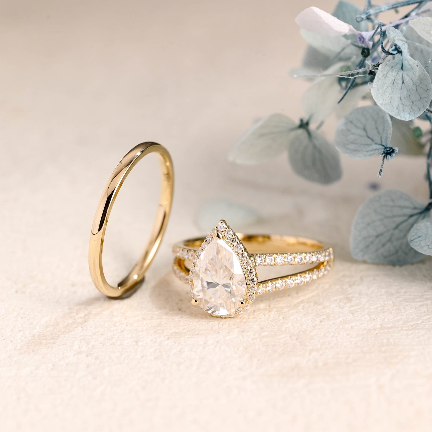 CausYou pear cut bridal set Solid Gold Pear Cut Moissanite Engagement Ring and Wedding Ring Set