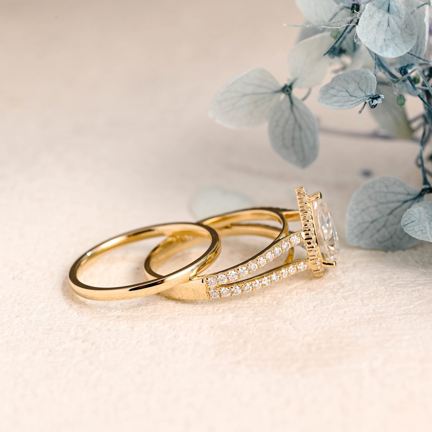 CausYou pear cut bridal set Solid Gold Pear Cut Moissanite Engagement Ring and Wedding Ring Set