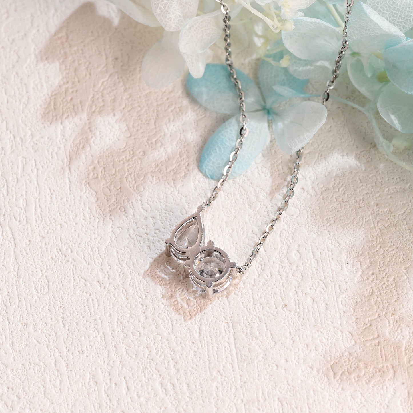 CausYou pendant CausYou Solid Gold Toi Et Moi Pear Cut & Round Cut Moissanite Pendant, Gold Chain Necklace, Anniversary Gift for Women, Wife