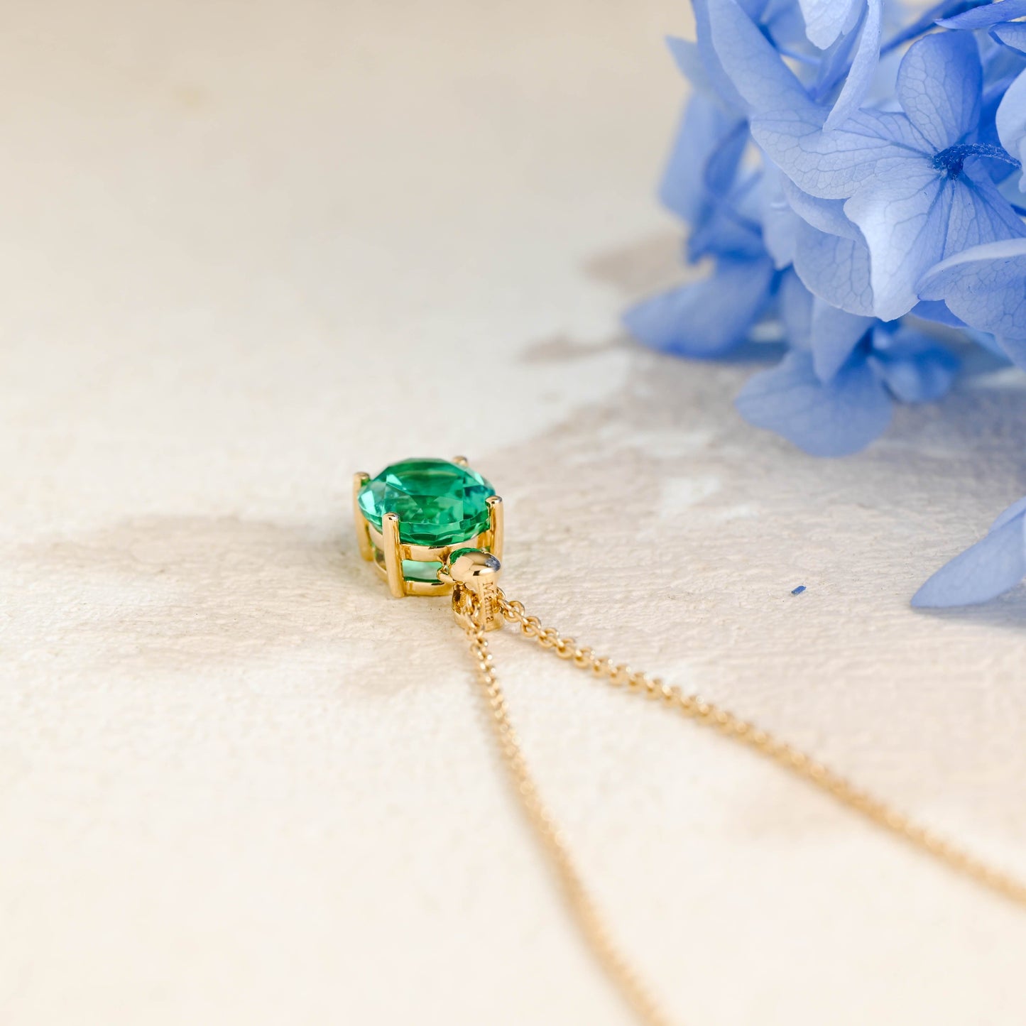 CausYou pendant Solid Gold Green Oval Cut Lab Emerald Pendant Necklace