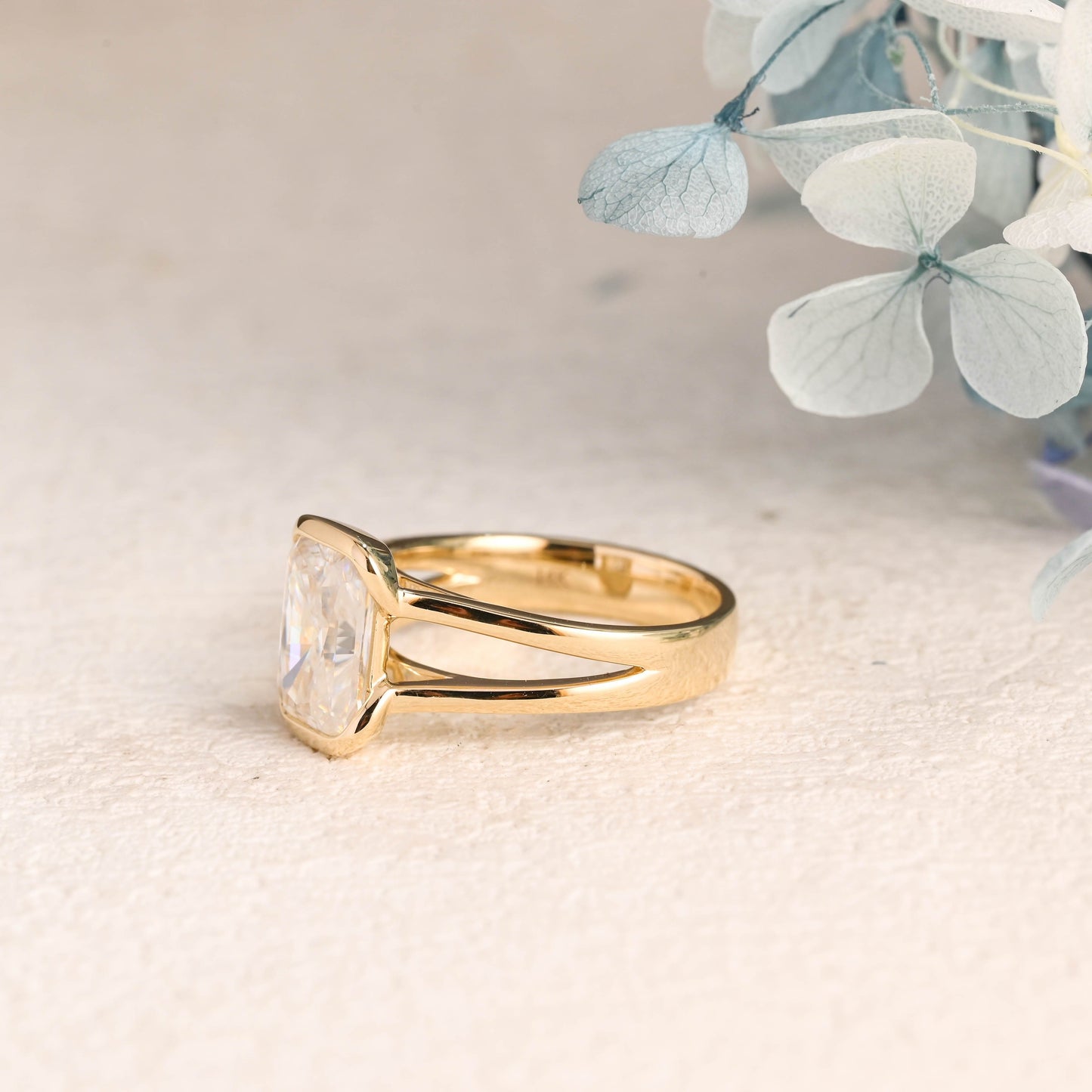 CausYou Radiant Cut Moissanite Engagement Ring Solid Gold Radiant Cut Moissanite Engagement Ring