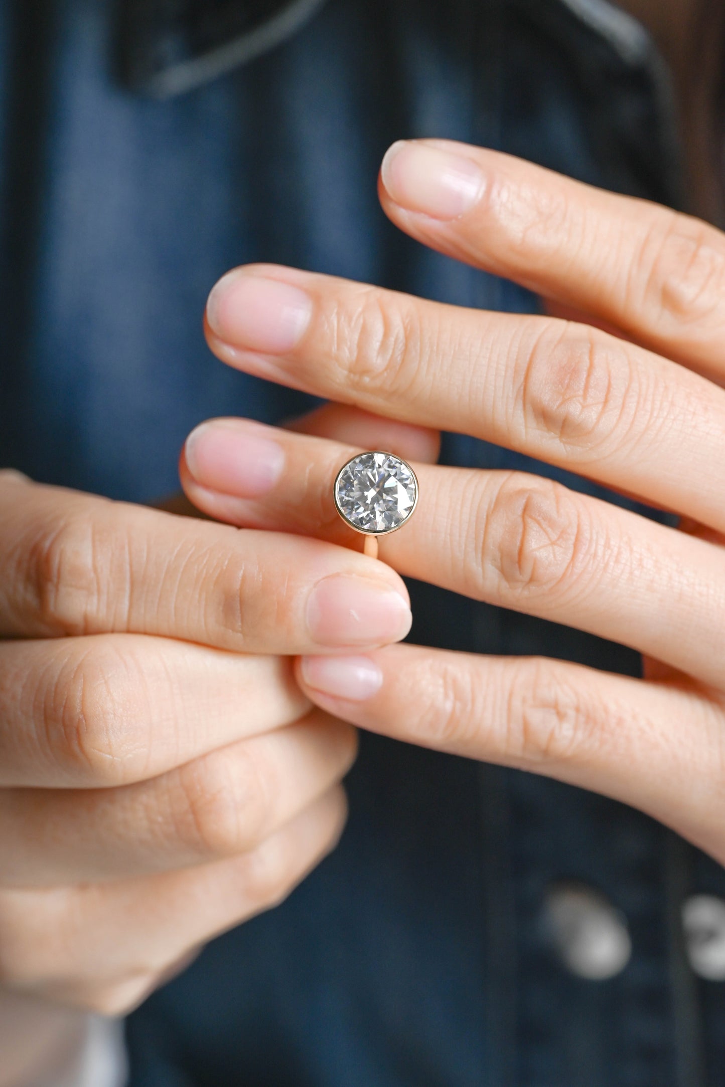 CausYou round cut diamond engagement ring Solid Gold D/VS1 Bezel High Setting Round Cut Lab Grown Diamond Engagement Ring