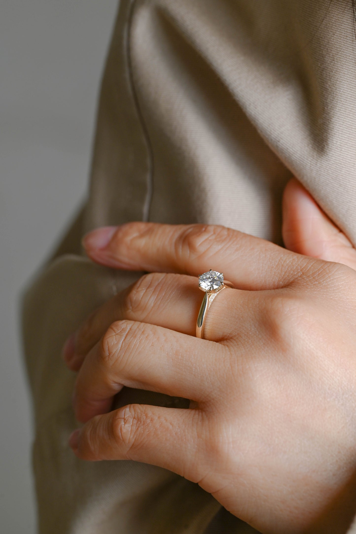 CausYou round cut diamond engagement ring Solid Gold D/VS1 Cathedral Tulip Setting Round Cut Lab Grown Diamond Engagement Ring