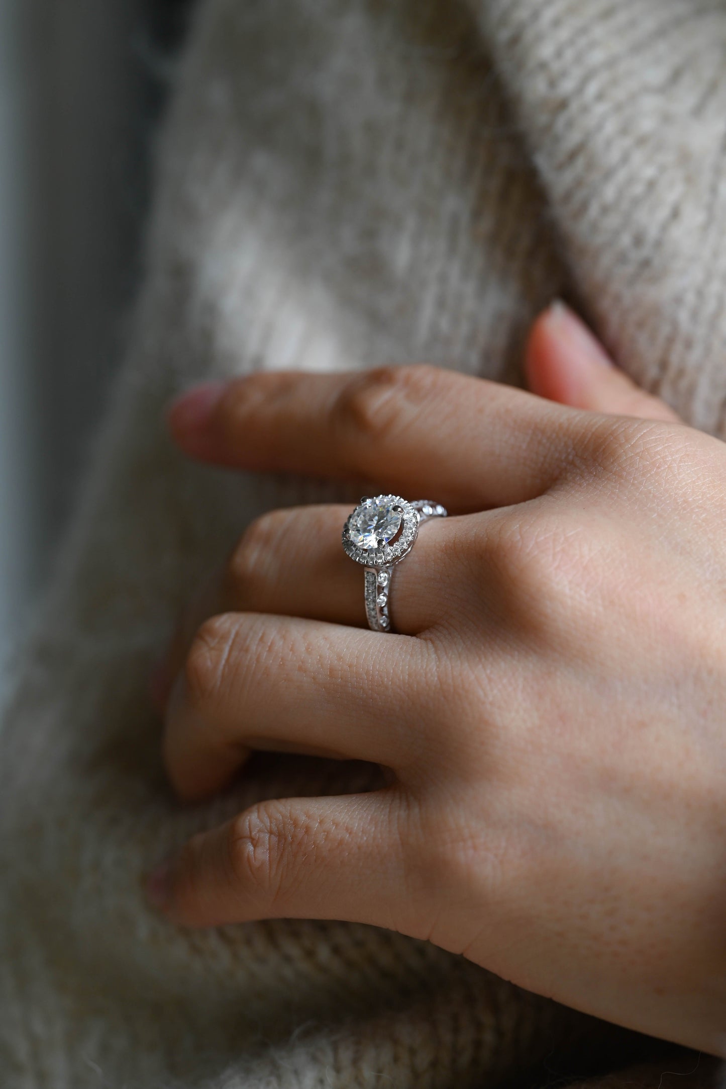 CausYou round cut diamond engagement ring Solid Gold D/VS1 Halo Round Cut Lab Grown Diamond Engagement Ring