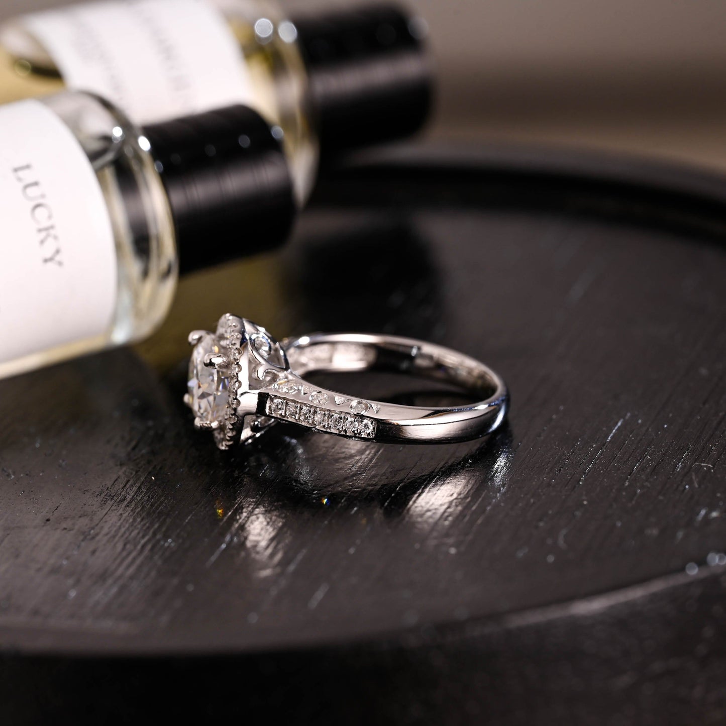 CausYou round cut diamond engagement ring Solid Gold D/VS1 Halo Round Cut Lab Grown Diamond Engagement Ring