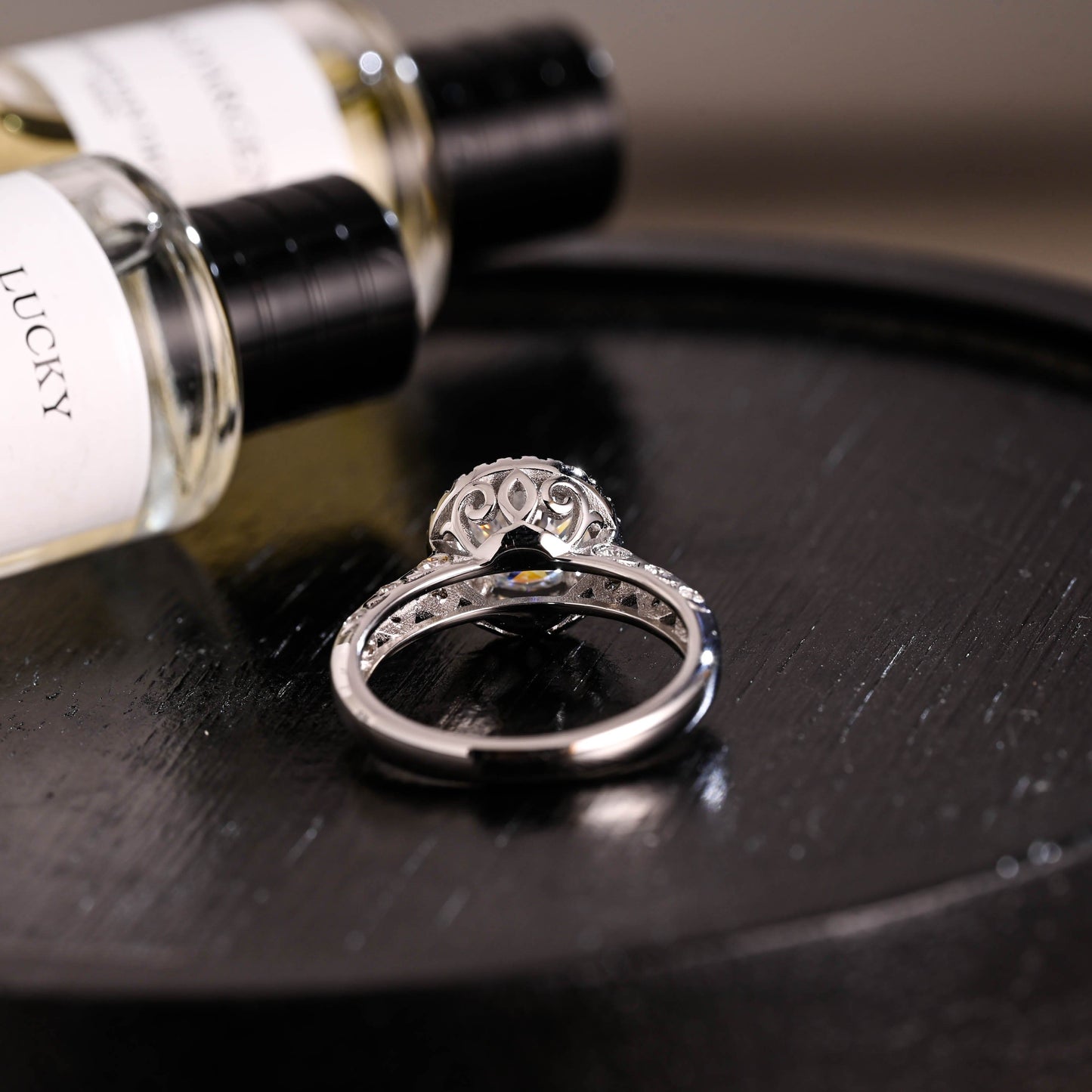 CausYou round cut diamond engagement ring Solid Gold D/VS1 Halo Round Cut Lab Grown Diamond Engagement Ring