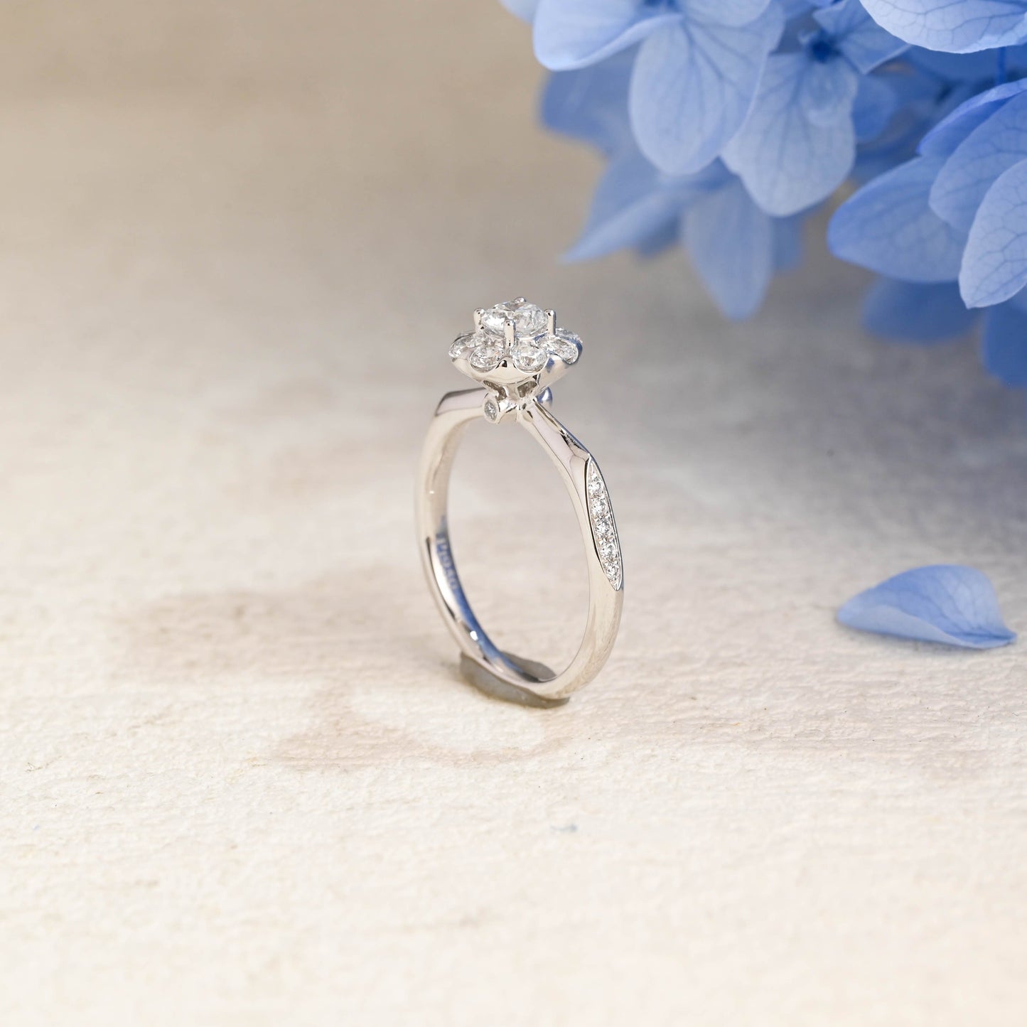 CausYou round cut moissanite engagement ring Solid Gold Cluster Round Cut Moissanite Engagement Ring