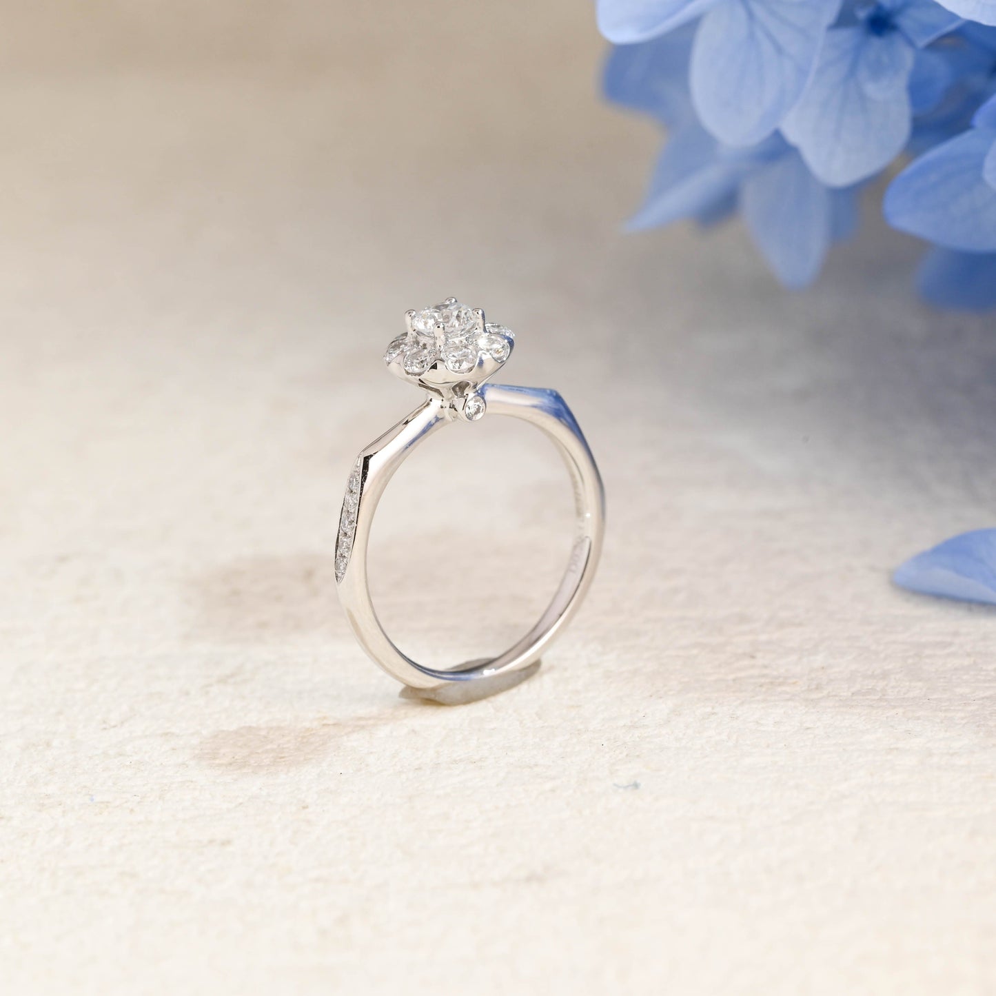 CausYou round cut moissanite engagement ring Solid Gold Cluster Round Cut Moissanite Engagement Ring