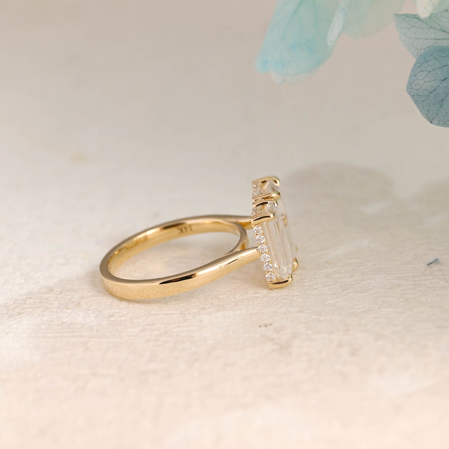CausYou toi et moi engagement ring Solid Gold Elongated Emerald Cut Moissanite Toi et Moi Ring