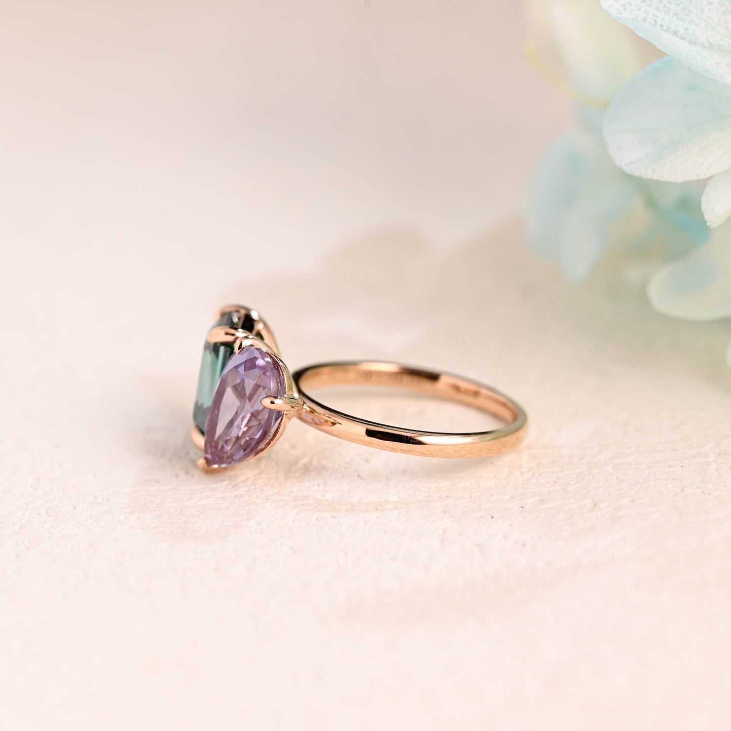 CausYou toi et moi engagement ring Solid Gold Toi Et Moi Emerald Cut Green Moissanite & Pear Cut Alexandrite Engagement Ring Hidden Halo