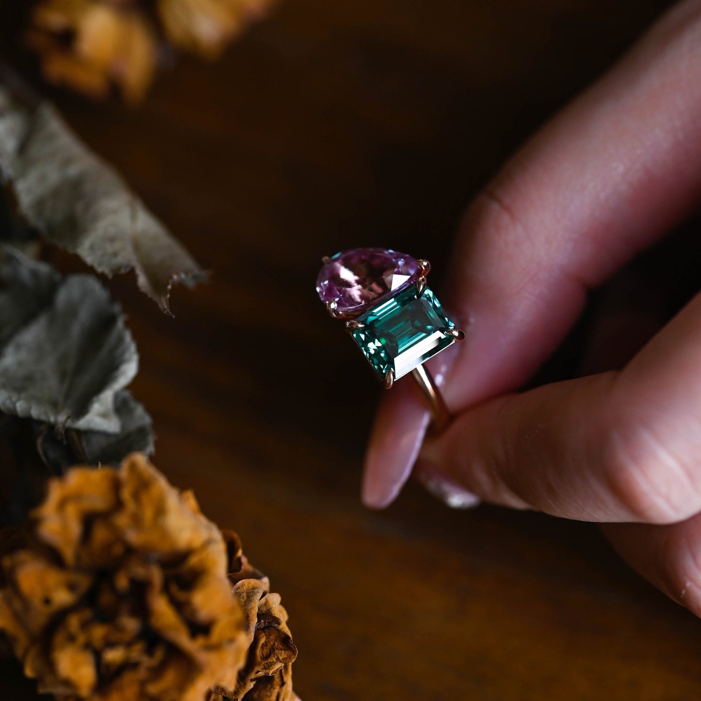 CausYou toi et moi engagement ring Solid Gold Toi Et Moi Emerald Cut Green Moissanite & Pear Cut Alexandrite Engagement Ring Hidden Halo