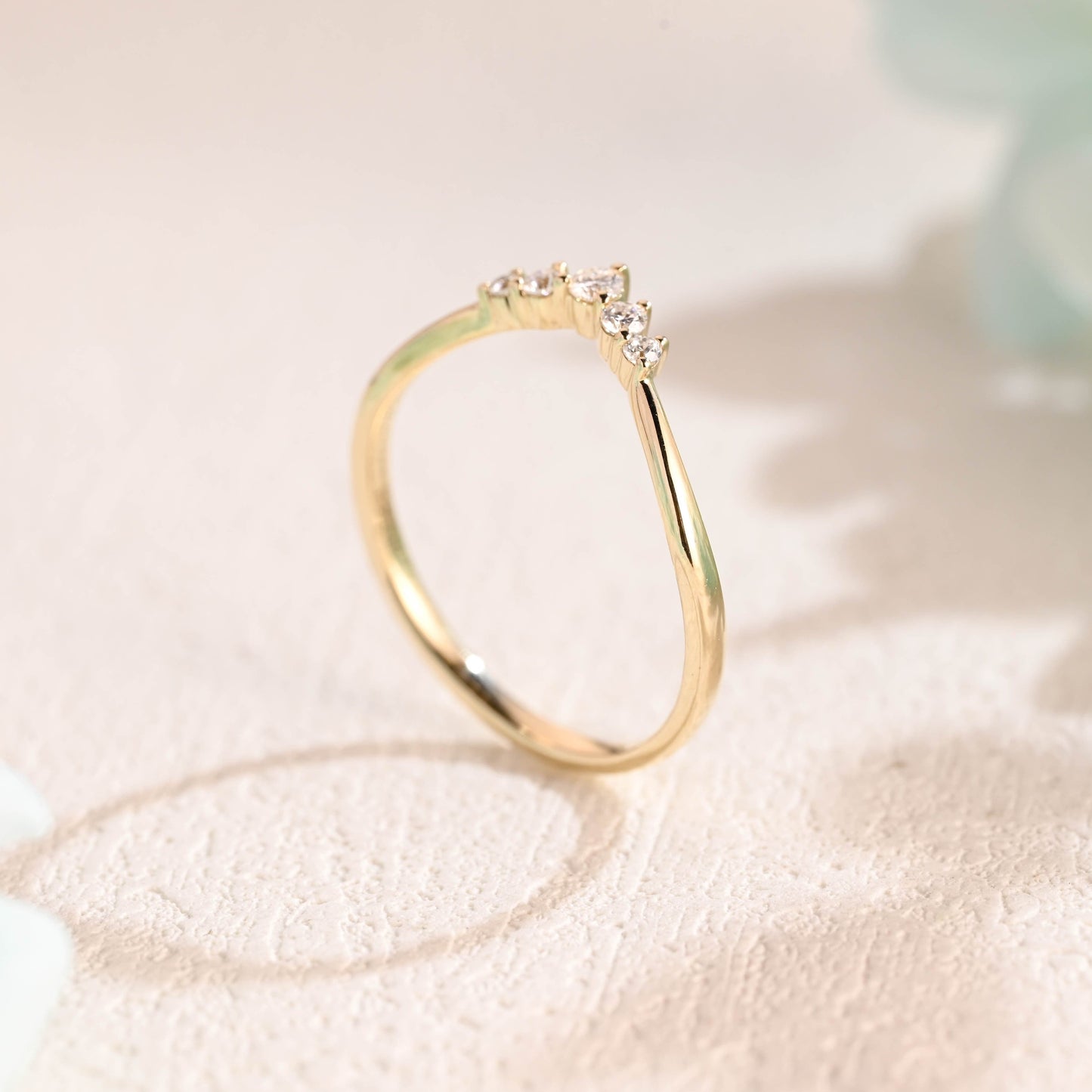 CausYou women's wedding ring Solid Gold Curved Moissanite Wedding Band, V Shaped Stackable Wedding Ring for Woman Wife