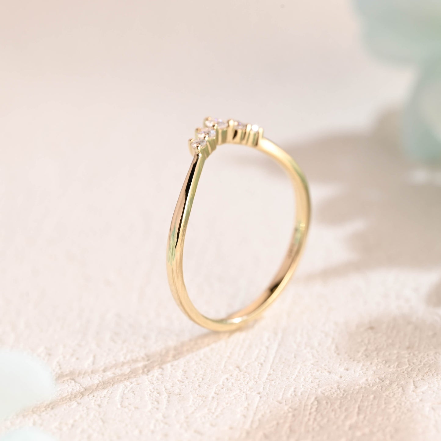 CausYou women's wedding ring Solid Gold Curved Moissanite Wedding Band, V Shaped Stackable Wedding Ring for Woman Wife