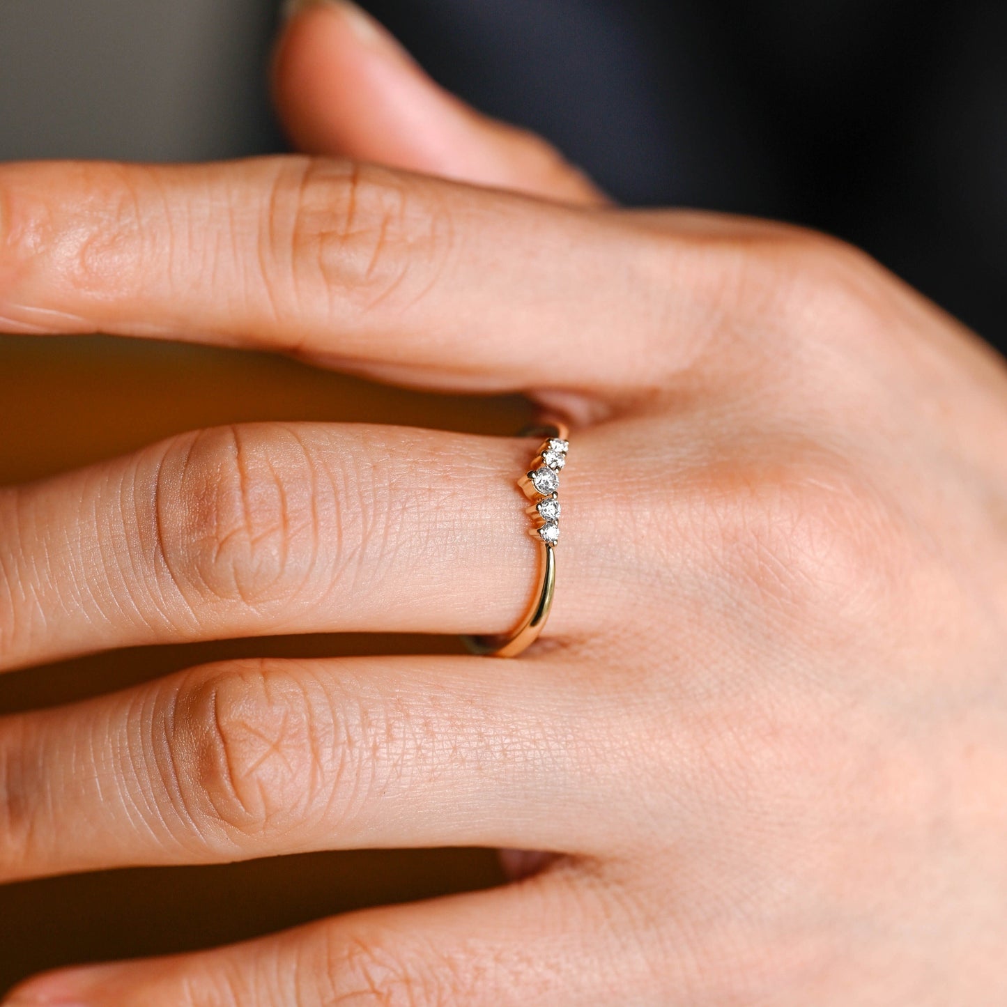 CausYou women's wedding ring Solid Gold Curved Moissanite Wedding Band, V Shaped Stackable Wedding Ring for Woman Wife