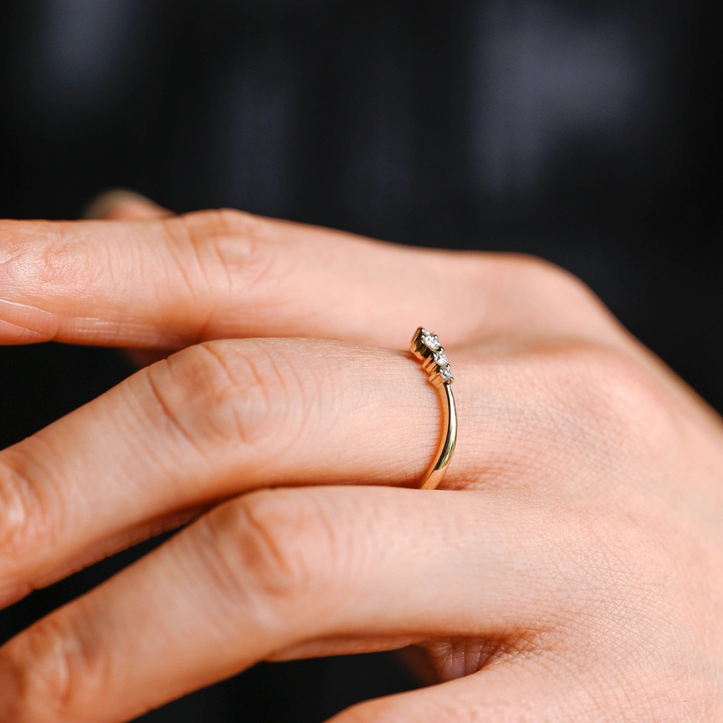 CausYou women's wedding ring Solid Gold Curved Moissanite Wedding Band, V Shaped Stackable Wedding Ring for Woman Wife