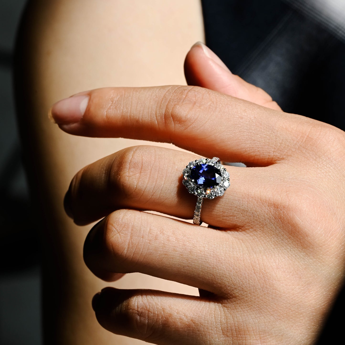 Solid-Gold-Oval-Cut-Lab-Grown-Sapphire-Engagement-Ring-Paved-Halo-Wedding-Ring