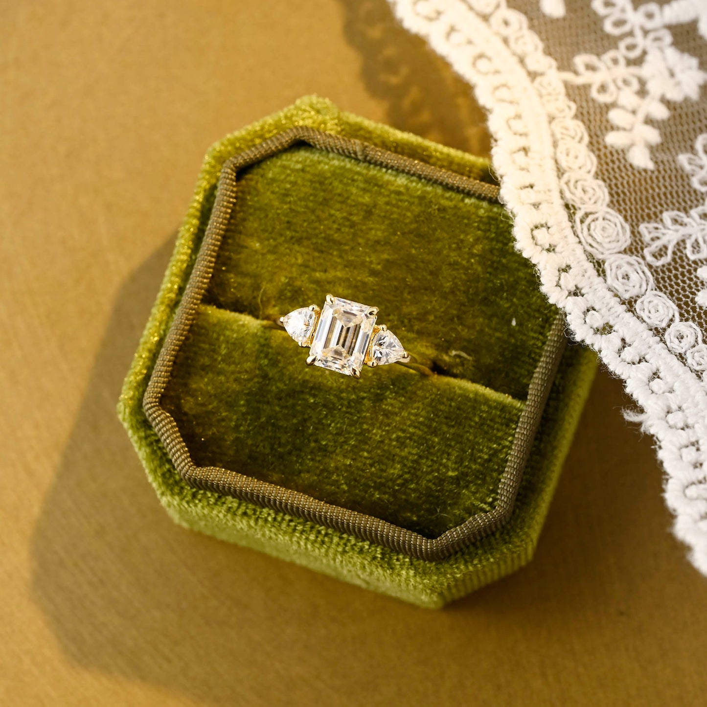 causyou-solid-gold-emerald-cut-moissanite-engagement-ring