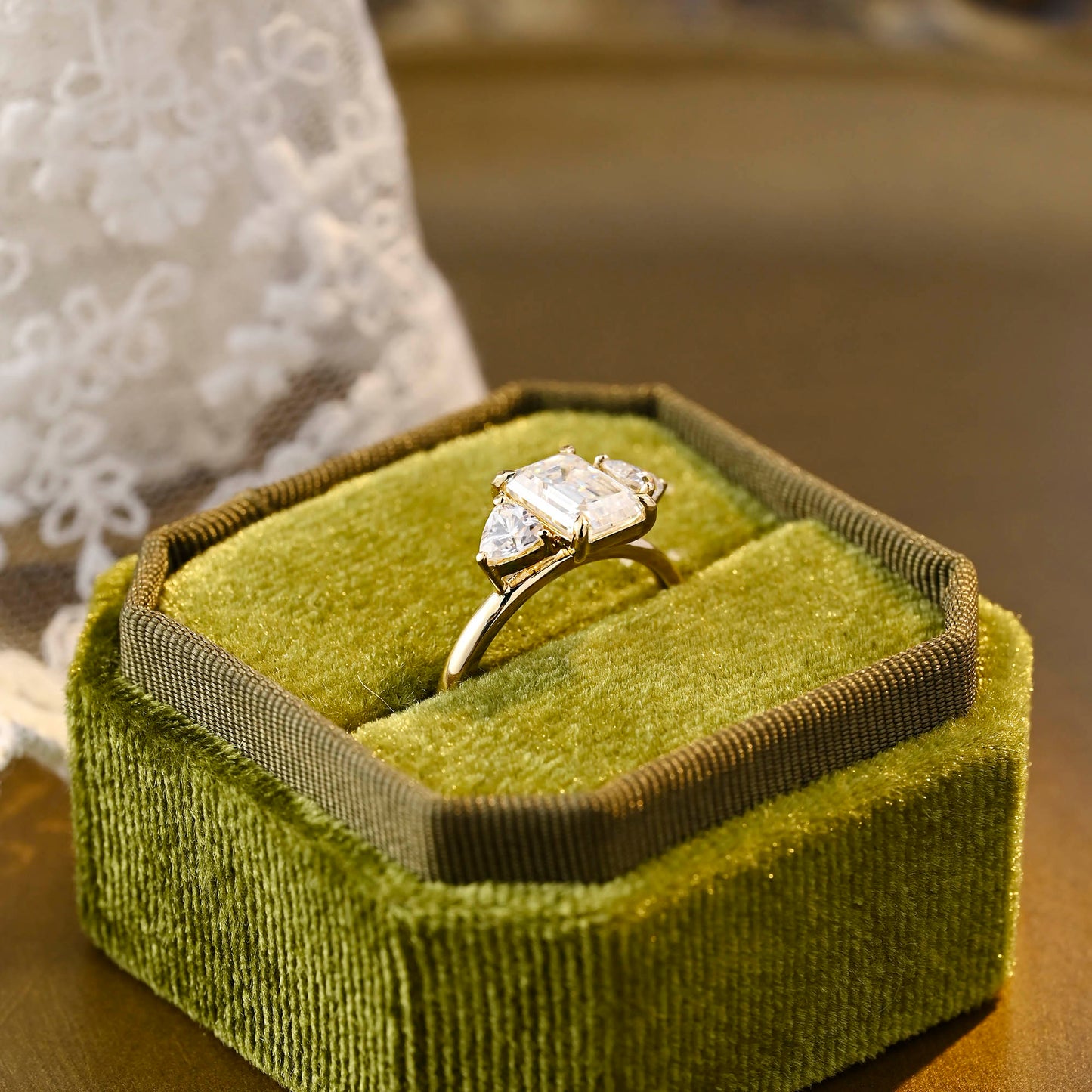 causyou-solid-gold-emerald-cut-moissanite-engagement-ring