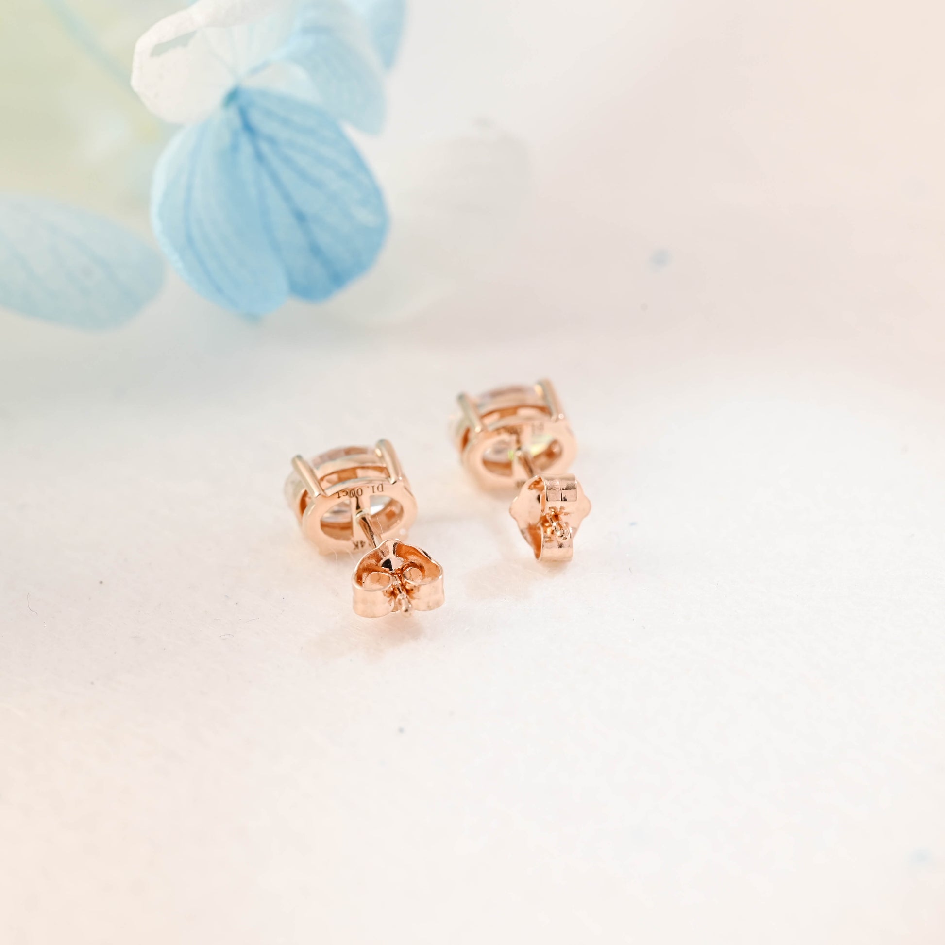 oval-cut-moissanite-earring-studs-solitaire-studs-gifts-for-women