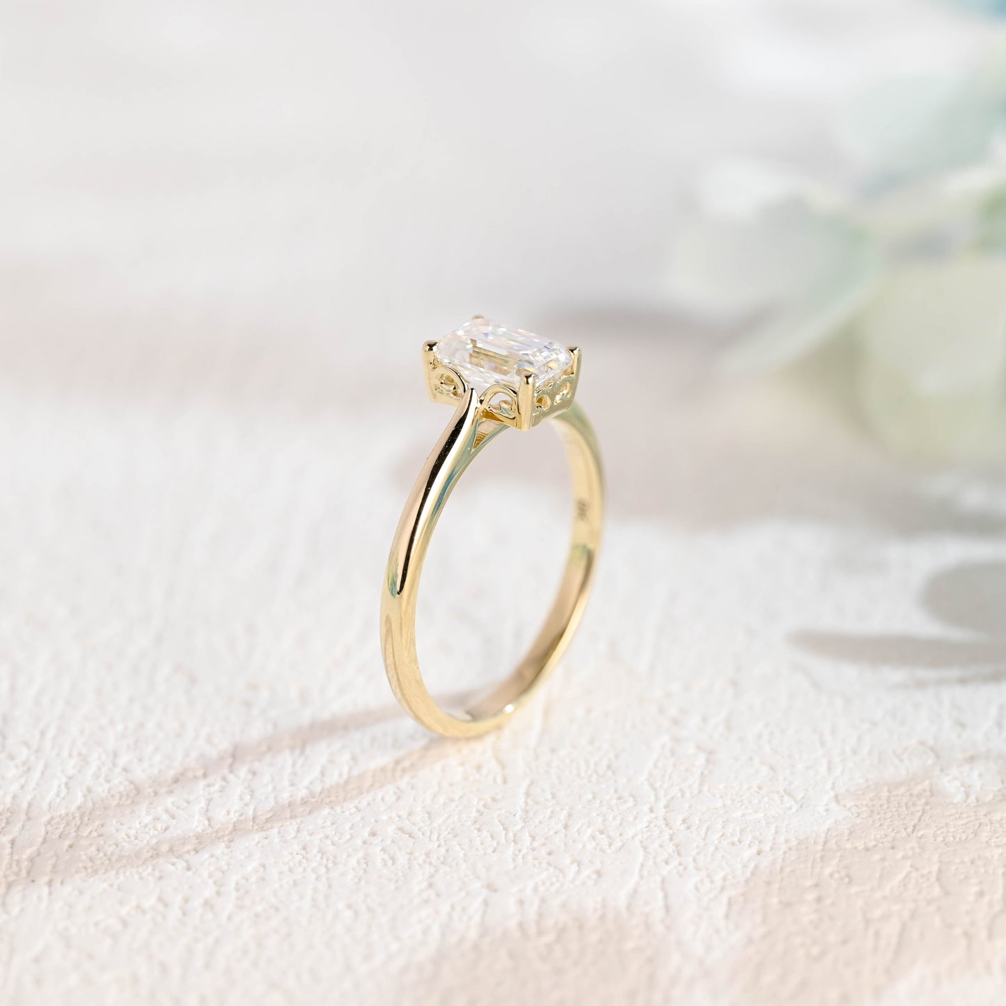 causyou-solid-gold-emerald-cut-moissanite-engagement-ring