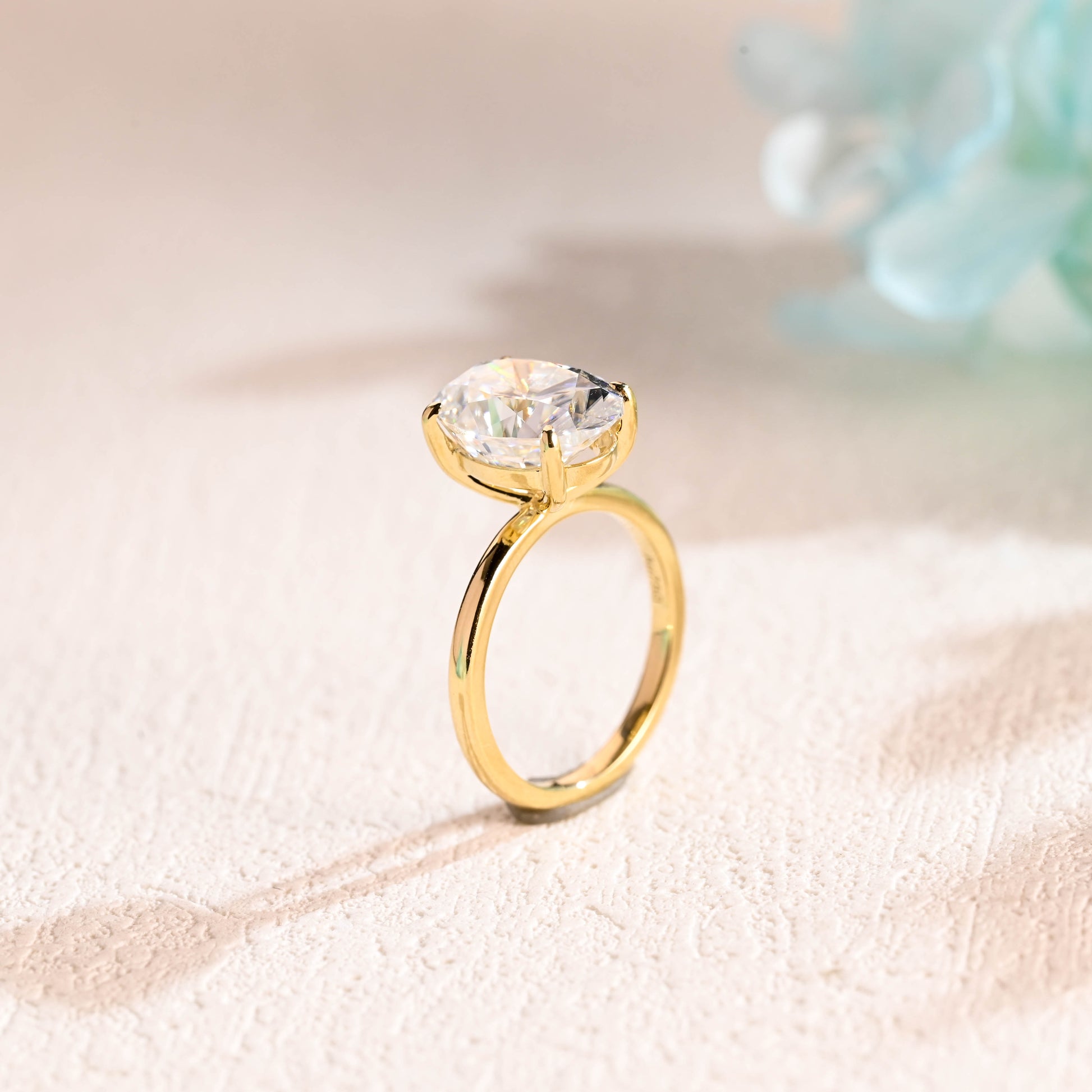 solitaire-oval-moissanite-engagement-ring