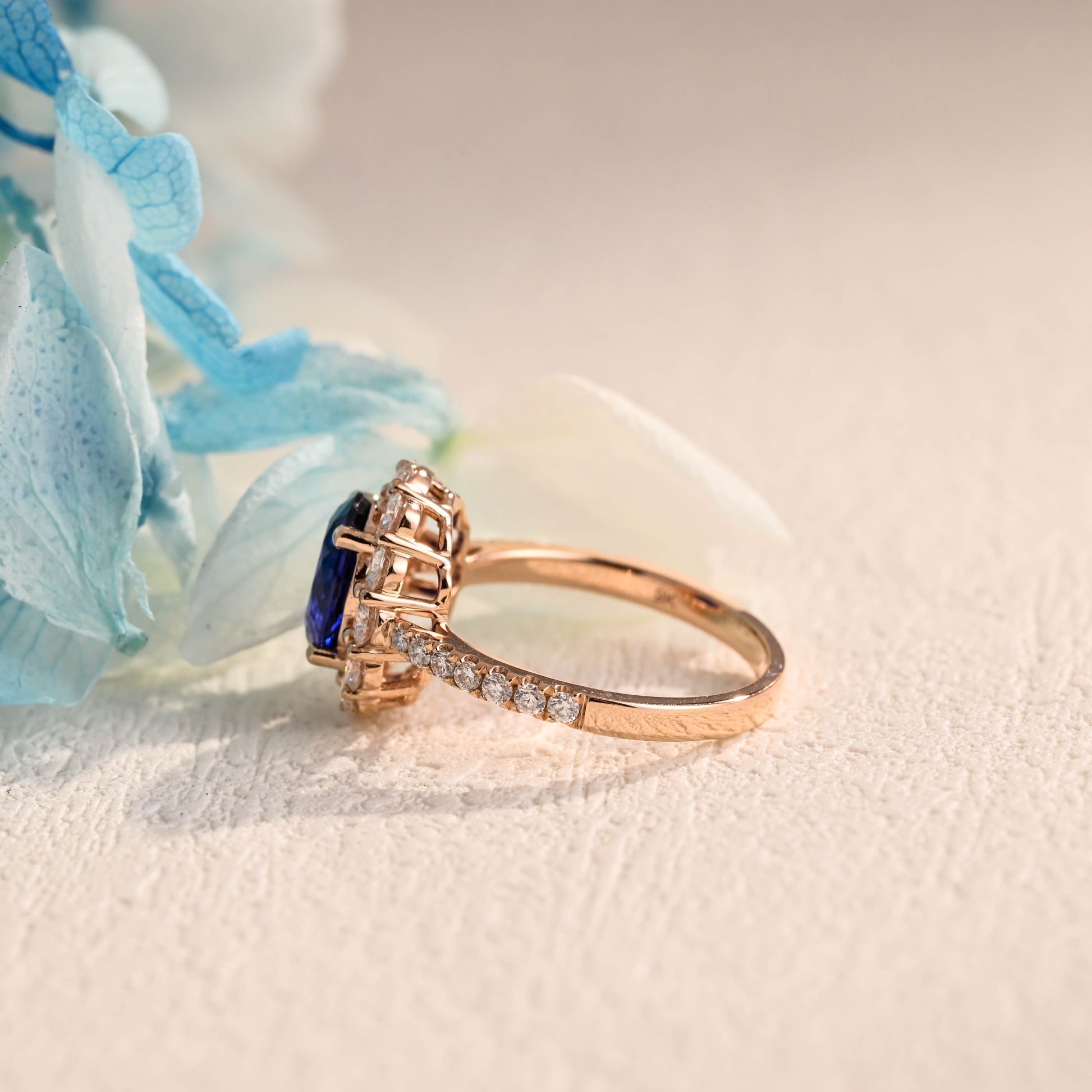 Solid-Gold-Oval-Cut-Lab-Grown-Sapphire-Engagement-Ring-Paved-Halo-Wedding-Ring