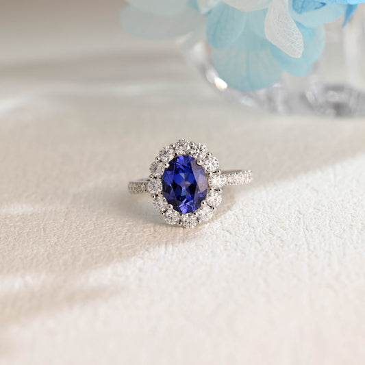 Solid-Gold-Oval-Cut-Lab-Grown-Sapphire-Engagement-Ring-Paved-Halo-Wedding-Ring