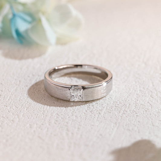 solid-gold-matte-finish-hight-polish-princess-cut-moissanite-wedding-ring