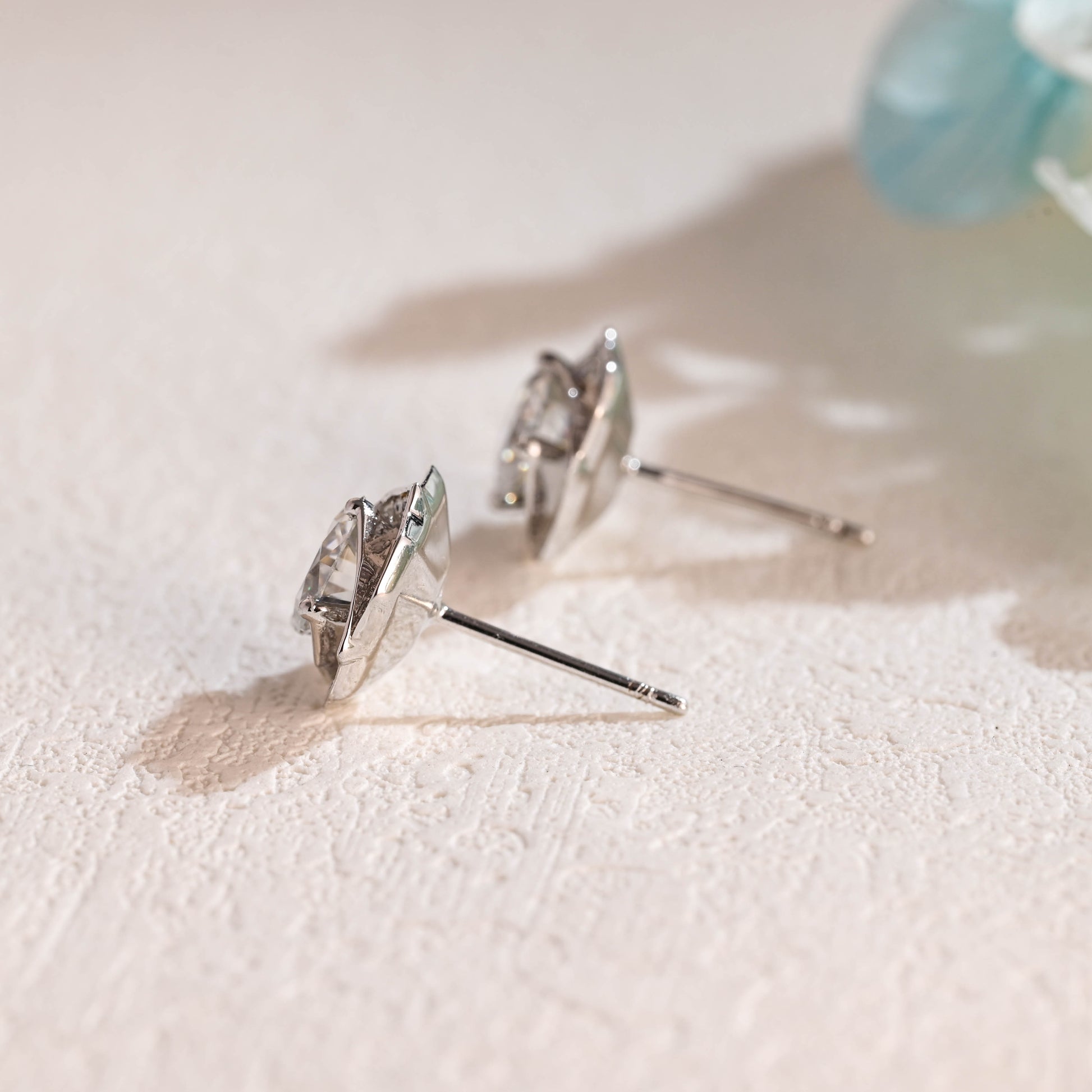 solid-gold-moissanite-earrings-studs