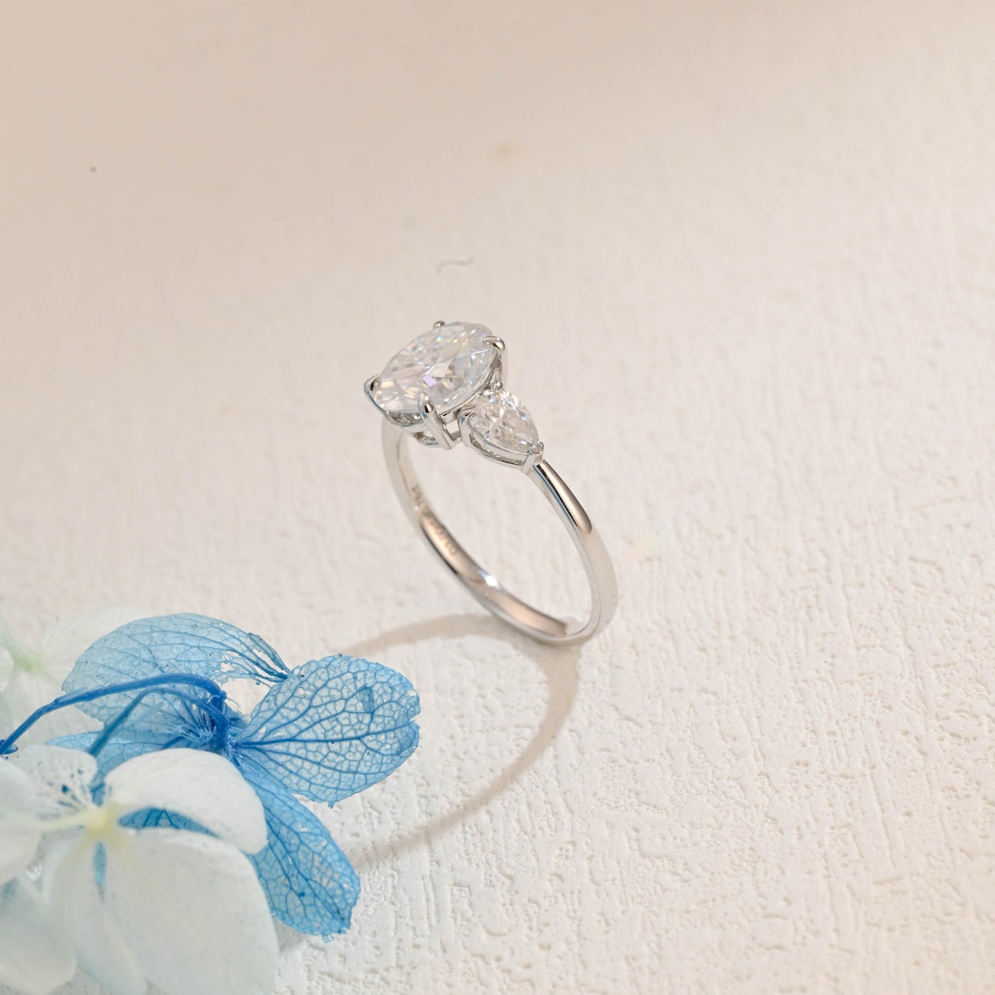 oval-moissanite-engagement-ring