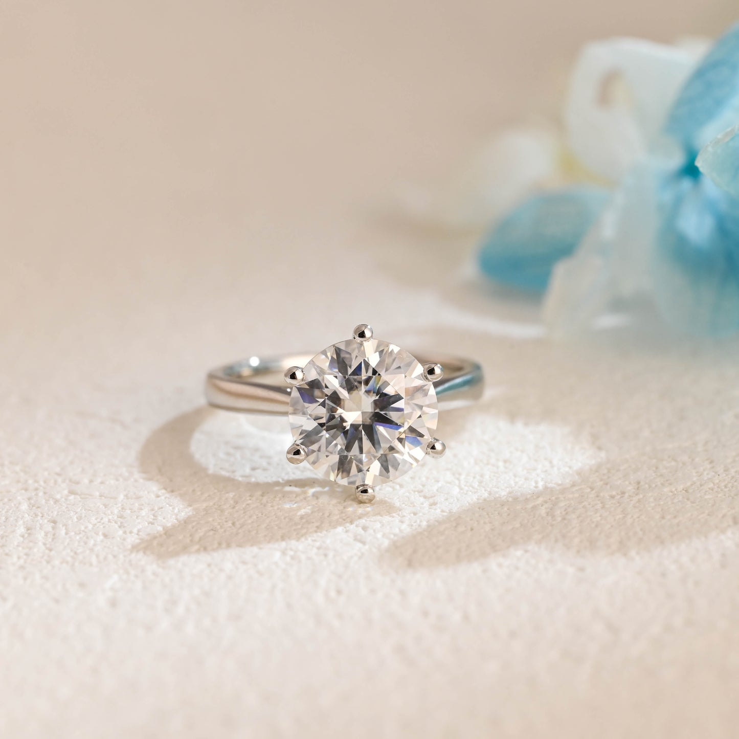 round-cut-moissanite-engagement-ring