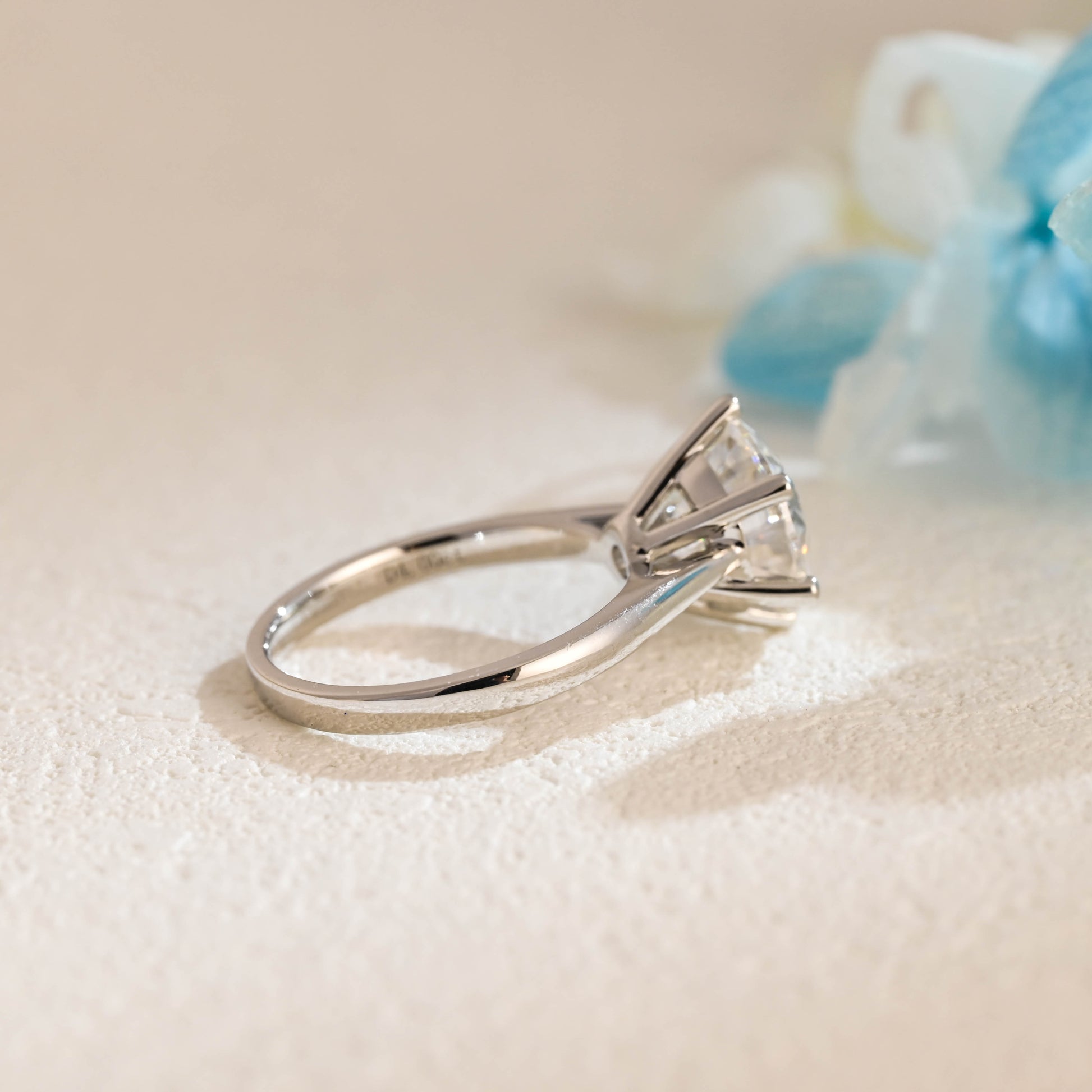 round-cut-moissanite-engagement-ring