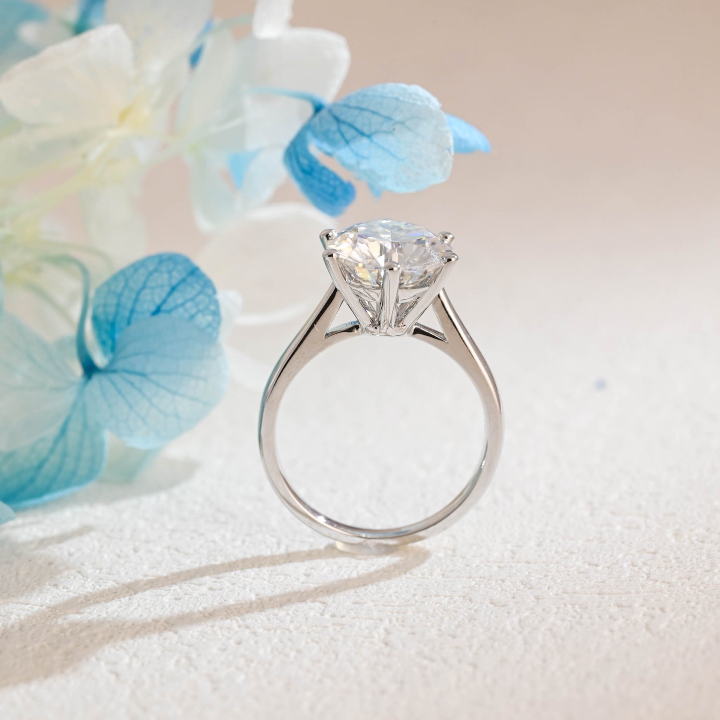 round-cut-moissanite-engagement-ring