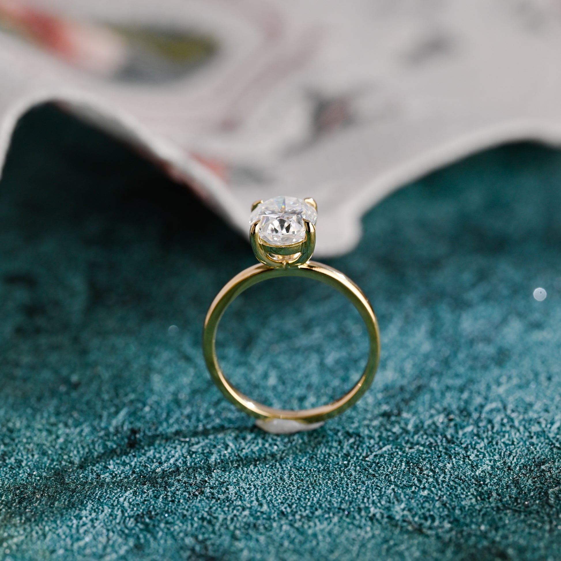 lab-grown-diamond-engagement-ring-oval-cut-wedding-ring