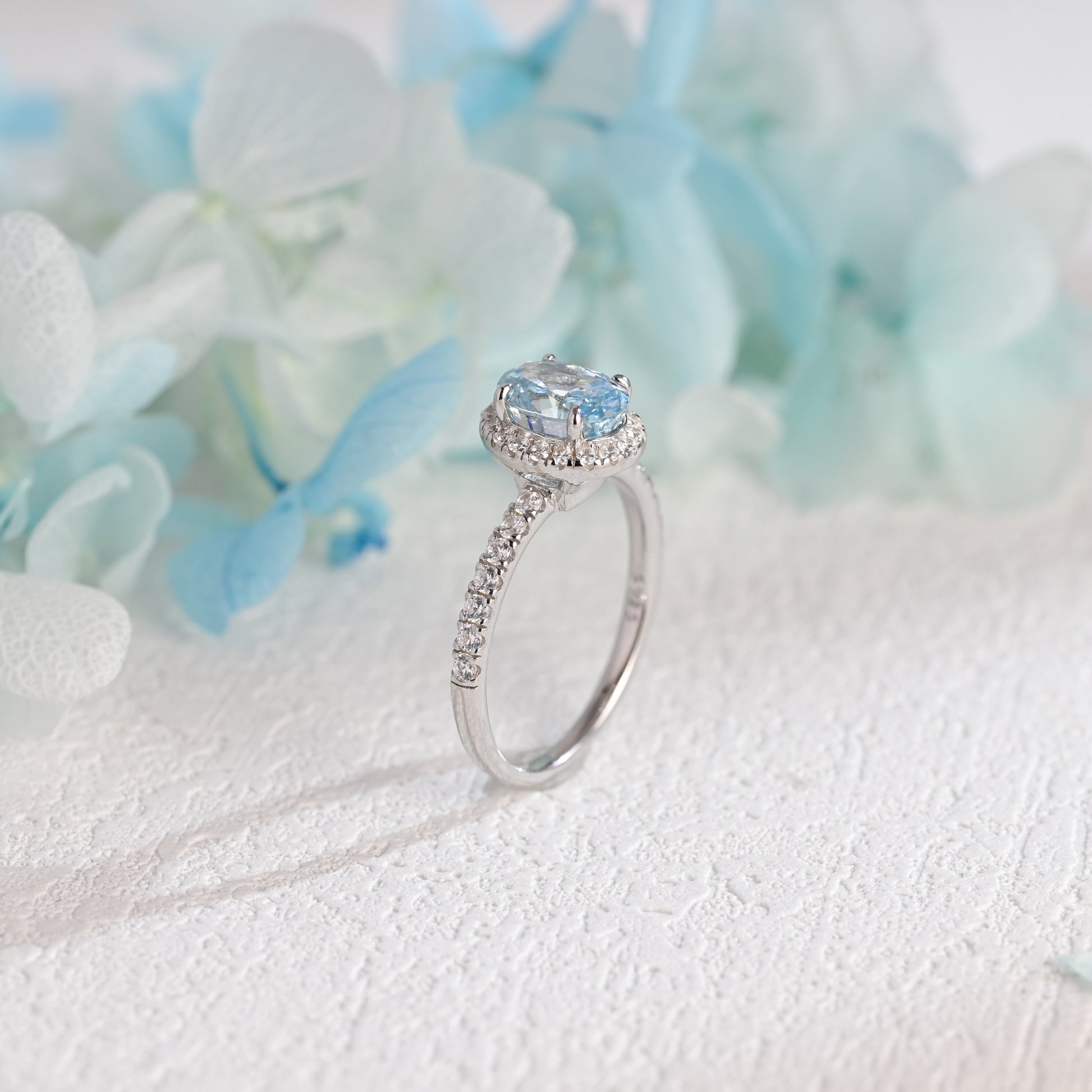 Oval-Cut-Aquamarine-engagement-ring-solid-gold-ring-promise-ring-gift