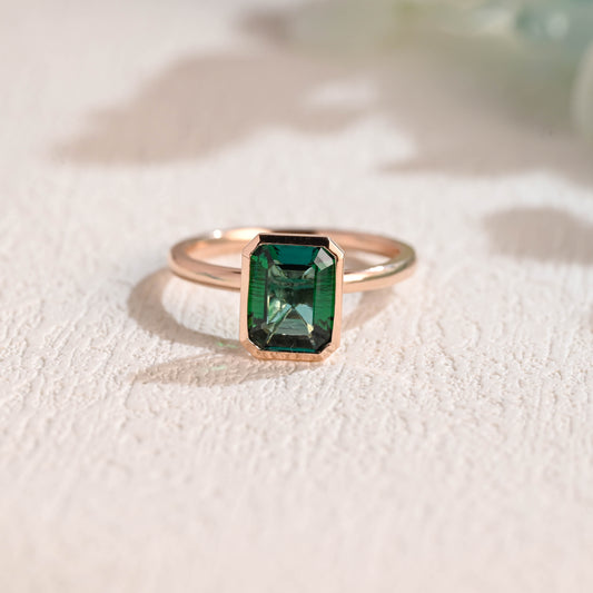 solid-gold-lab-grown-emerald-engagement-ring-promise-ring-bezel-ring