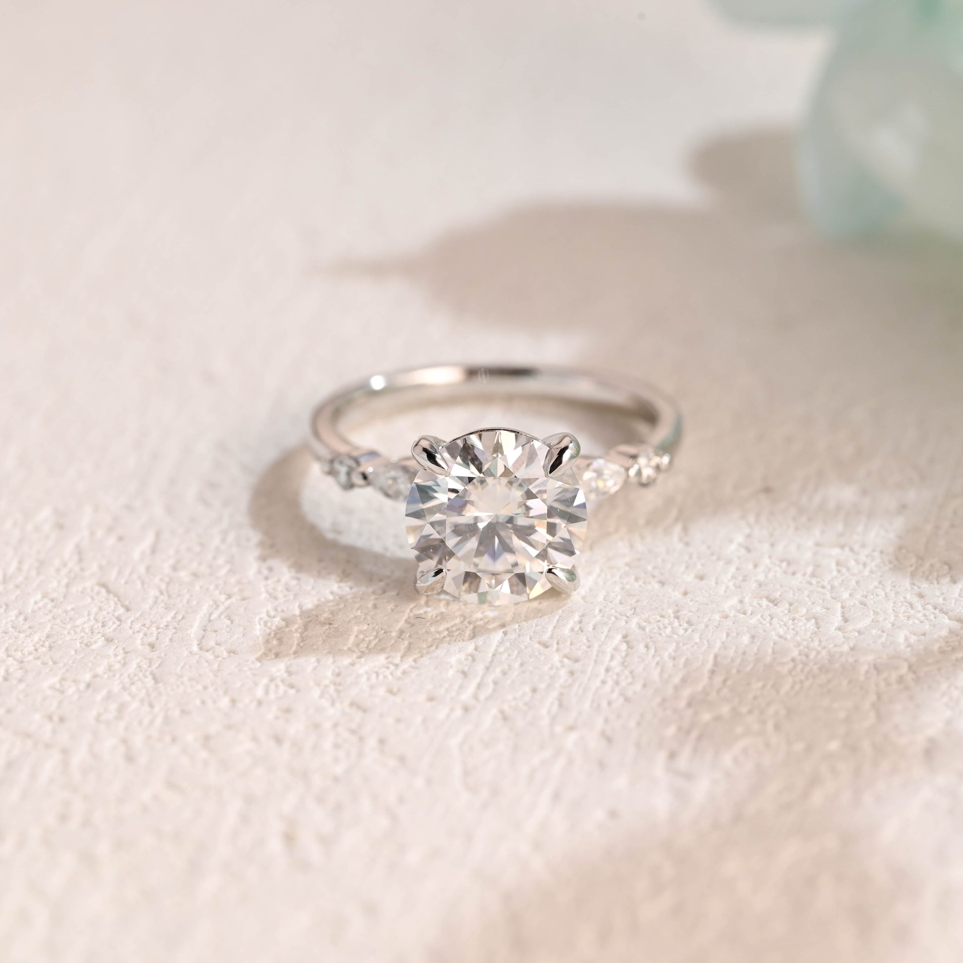 round-cut-moissanite-engagement-ring-wedding-ing