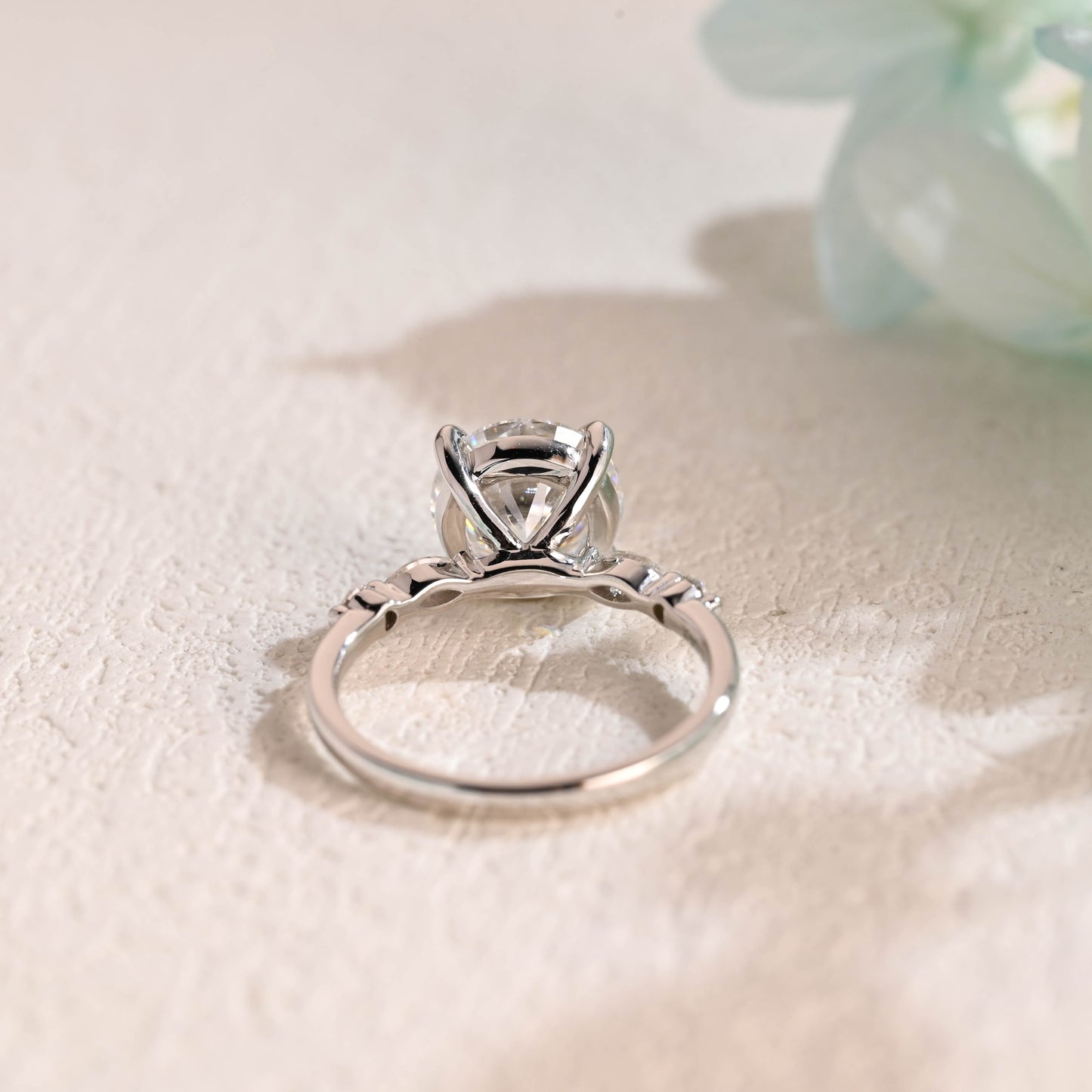 round-cut-moissanite-engagement-ring-wedding-ing