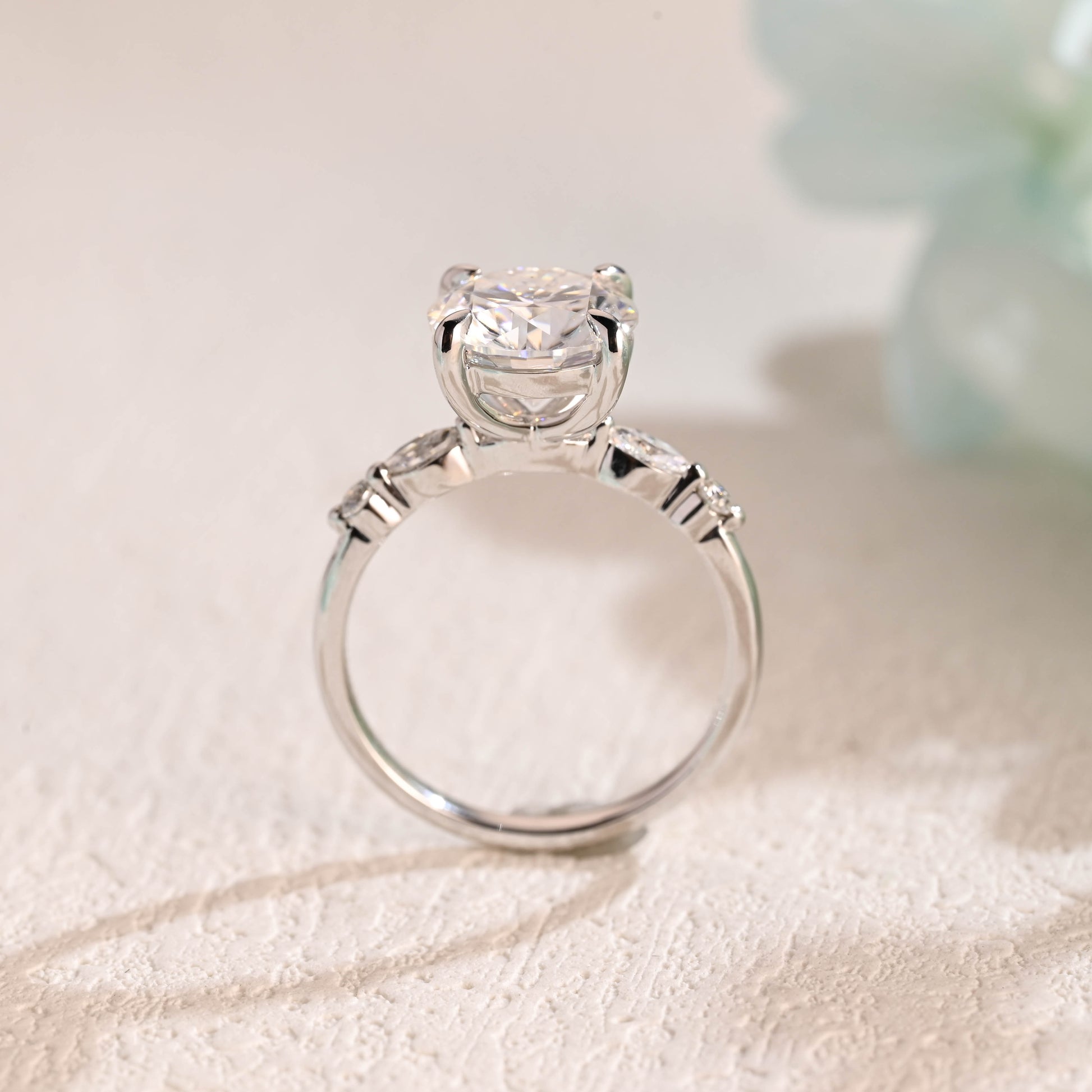 round-cut-moissanite-engagement-ring-wedding-ing