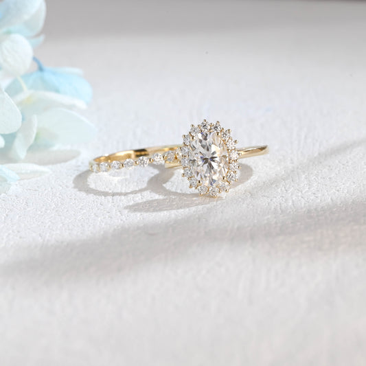 oval-cut-moissanite-wedding-ring-set