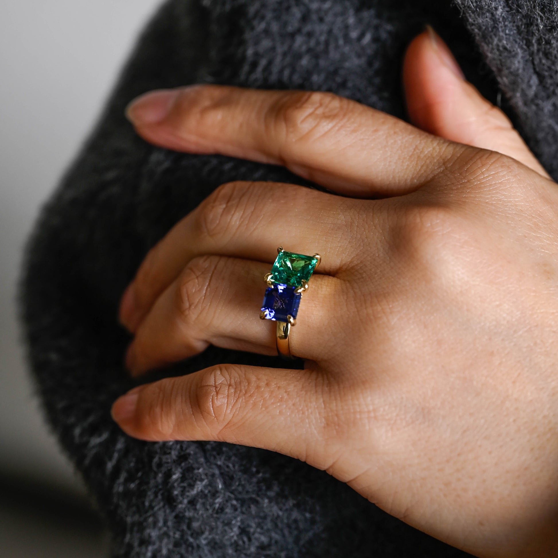 lab-grown-gemstone-toi-et-moi-engagement-ring