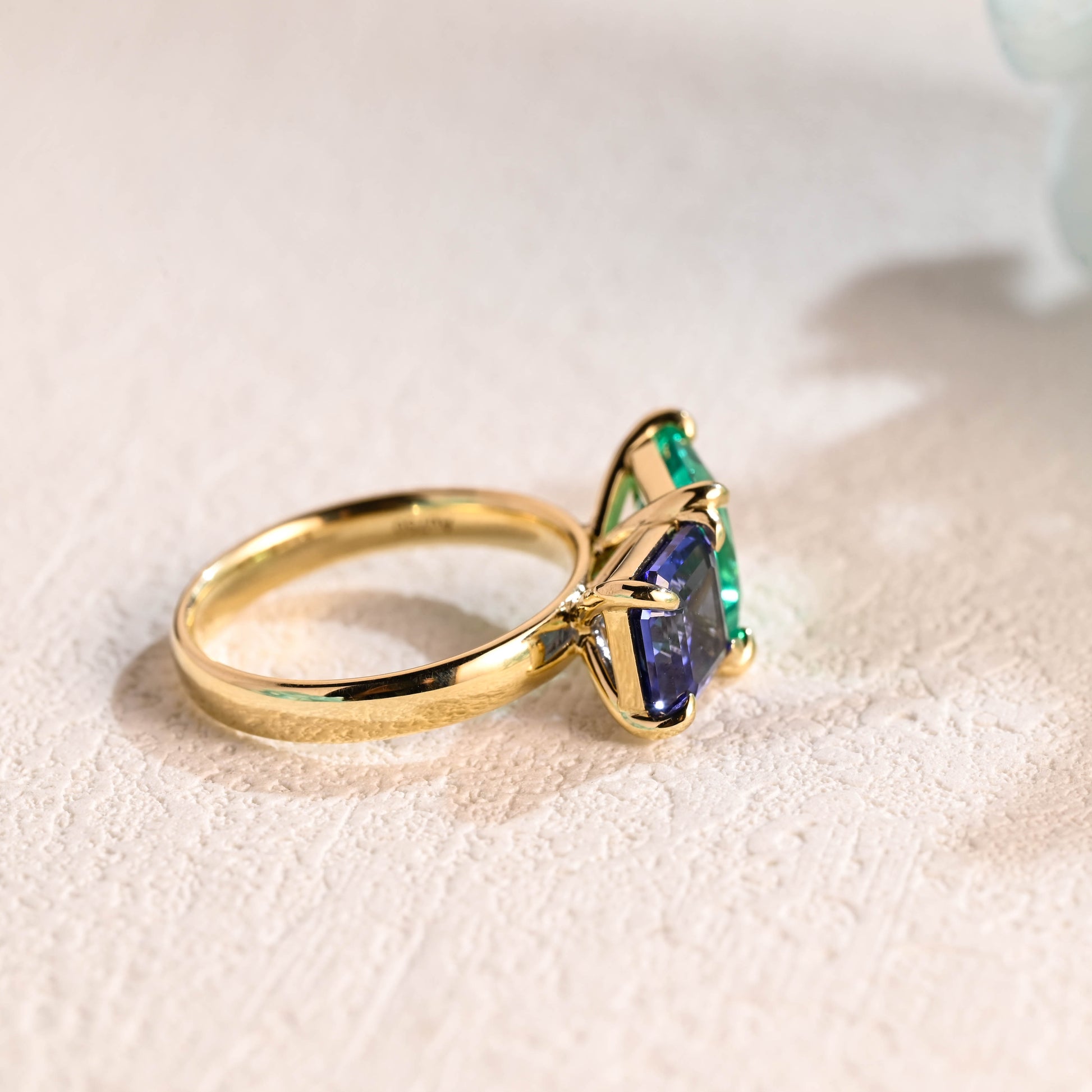 lab-grown-gemstone-toi-et-moi-engagement-ring