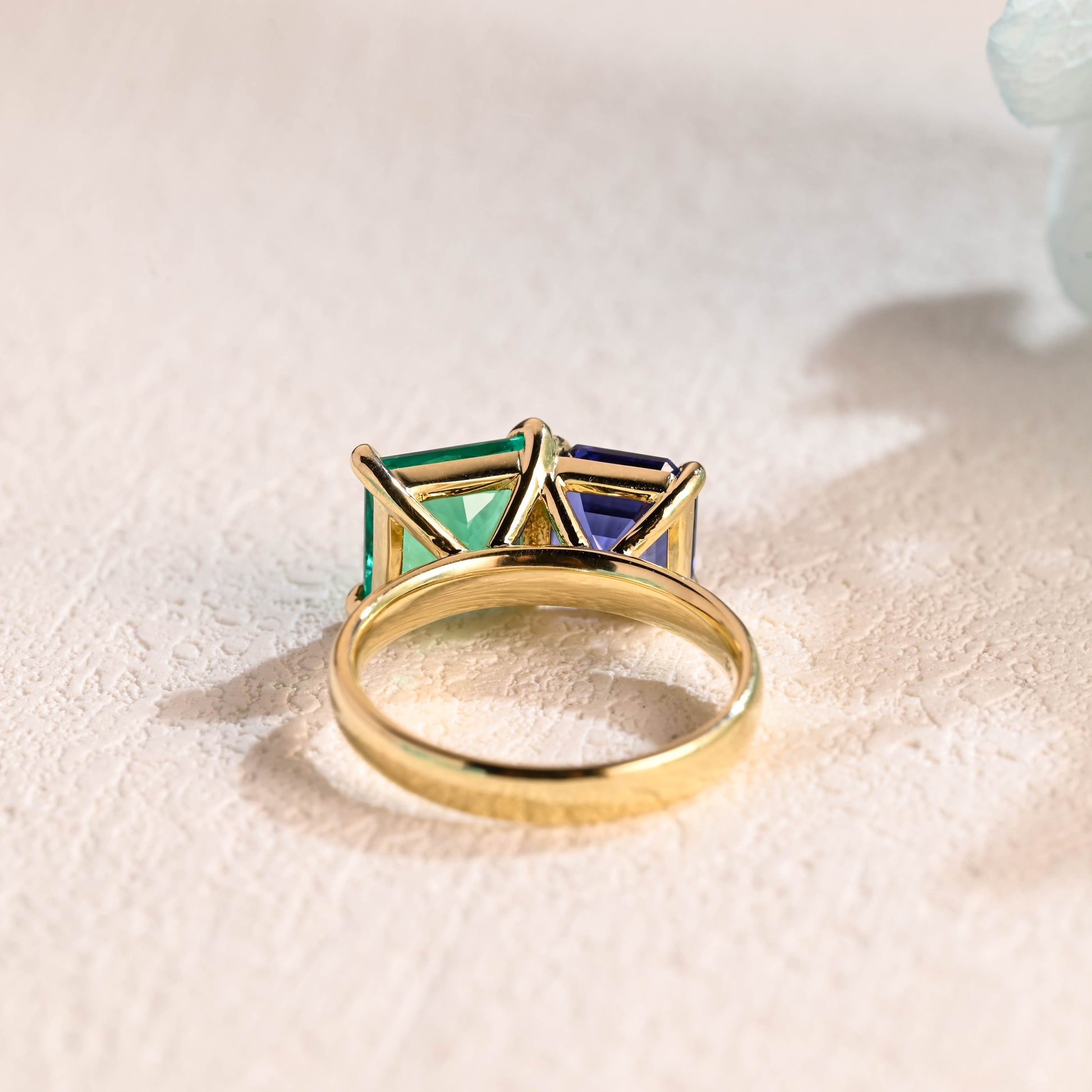 lab-grown-gemstone-toi-et-moi-engagement-ring