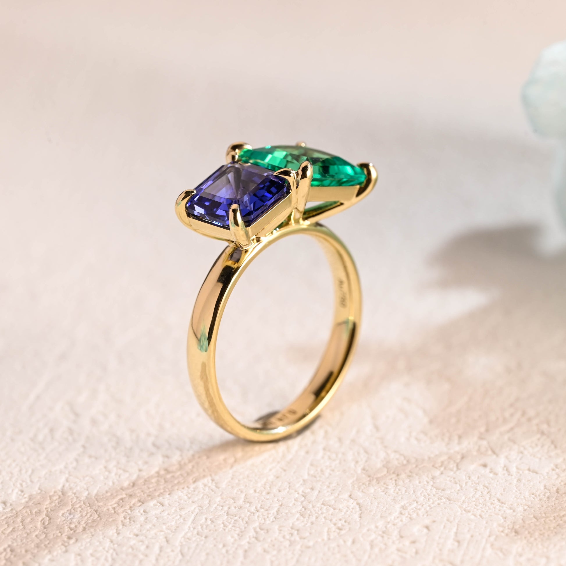 lab-grown-gemstone-toi-et-moi-engagement-ring